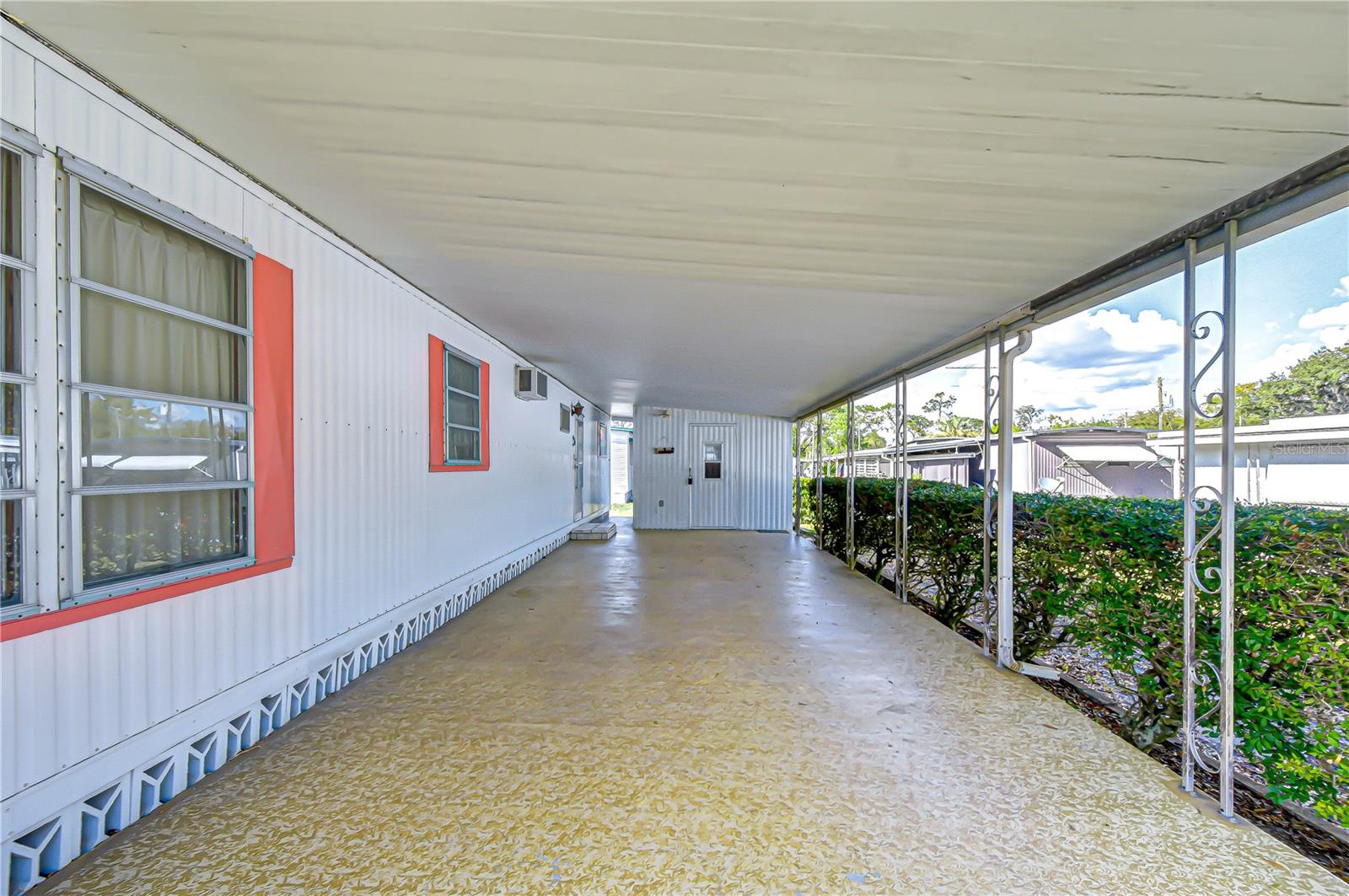 37427 HAMMOND DR, ZEPHYRHILLS, FL, 33541