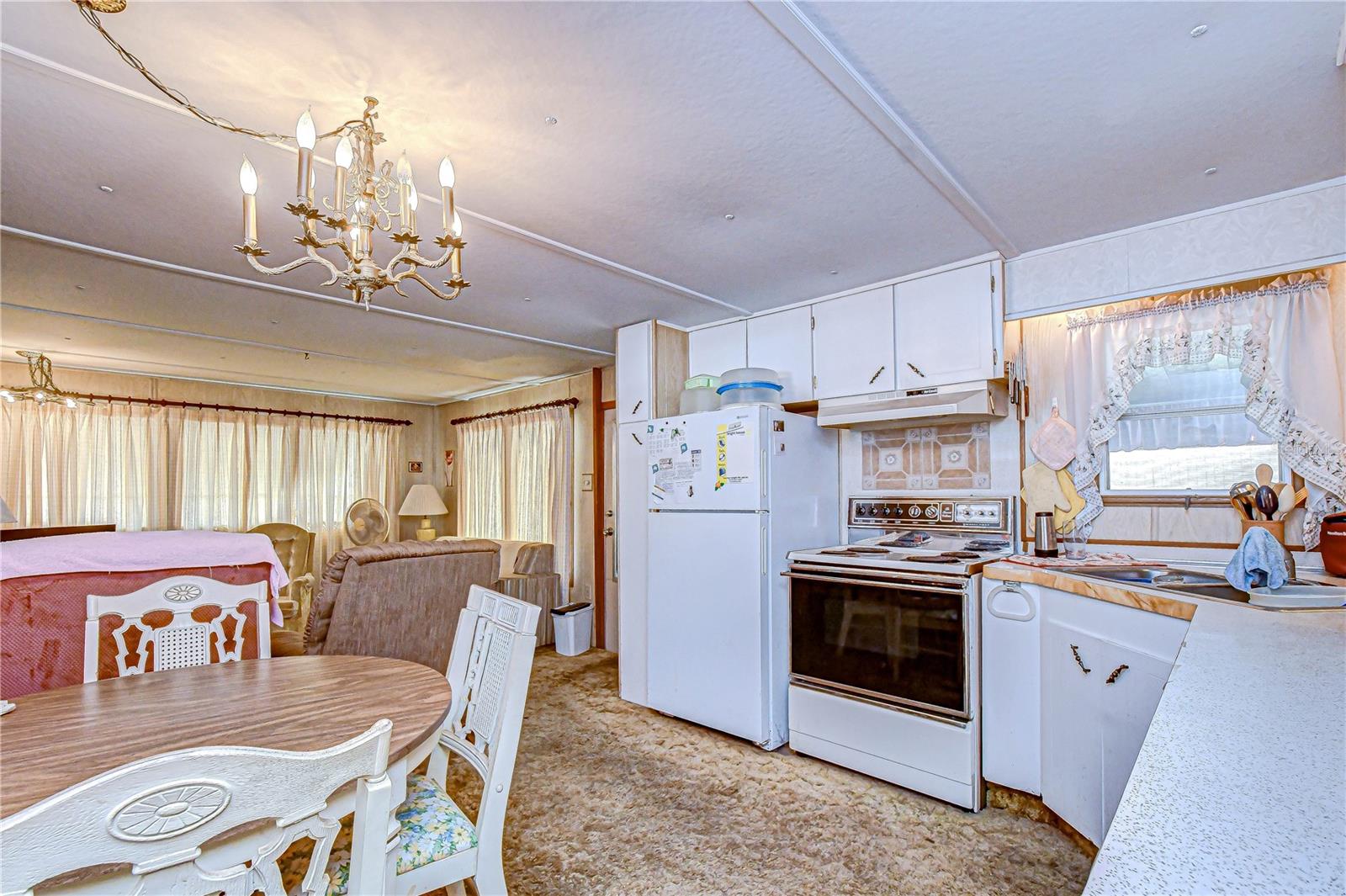 37427 HAMMOND DR, ZEPHYRHILLS, FL, 33541