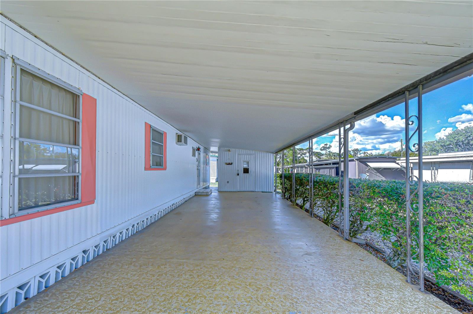 37427 HAMMOND DR, ZEPHYRHILLS, FL, 33541