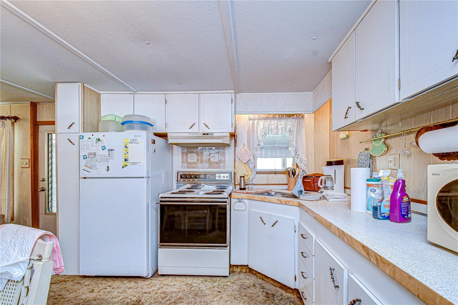 37427 HAMMOND DR, ZEPHYRHILLS, FL, 33541