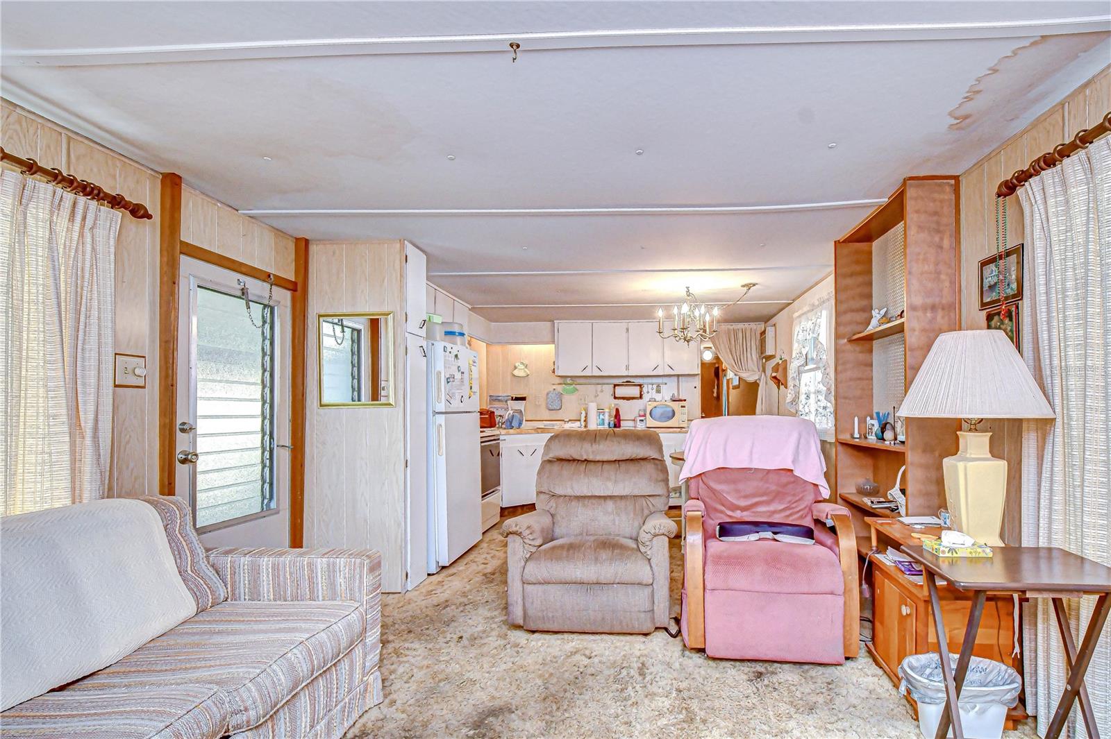 37427 HAMMOND DR, ZEPHYRHILLS, FL, 33541