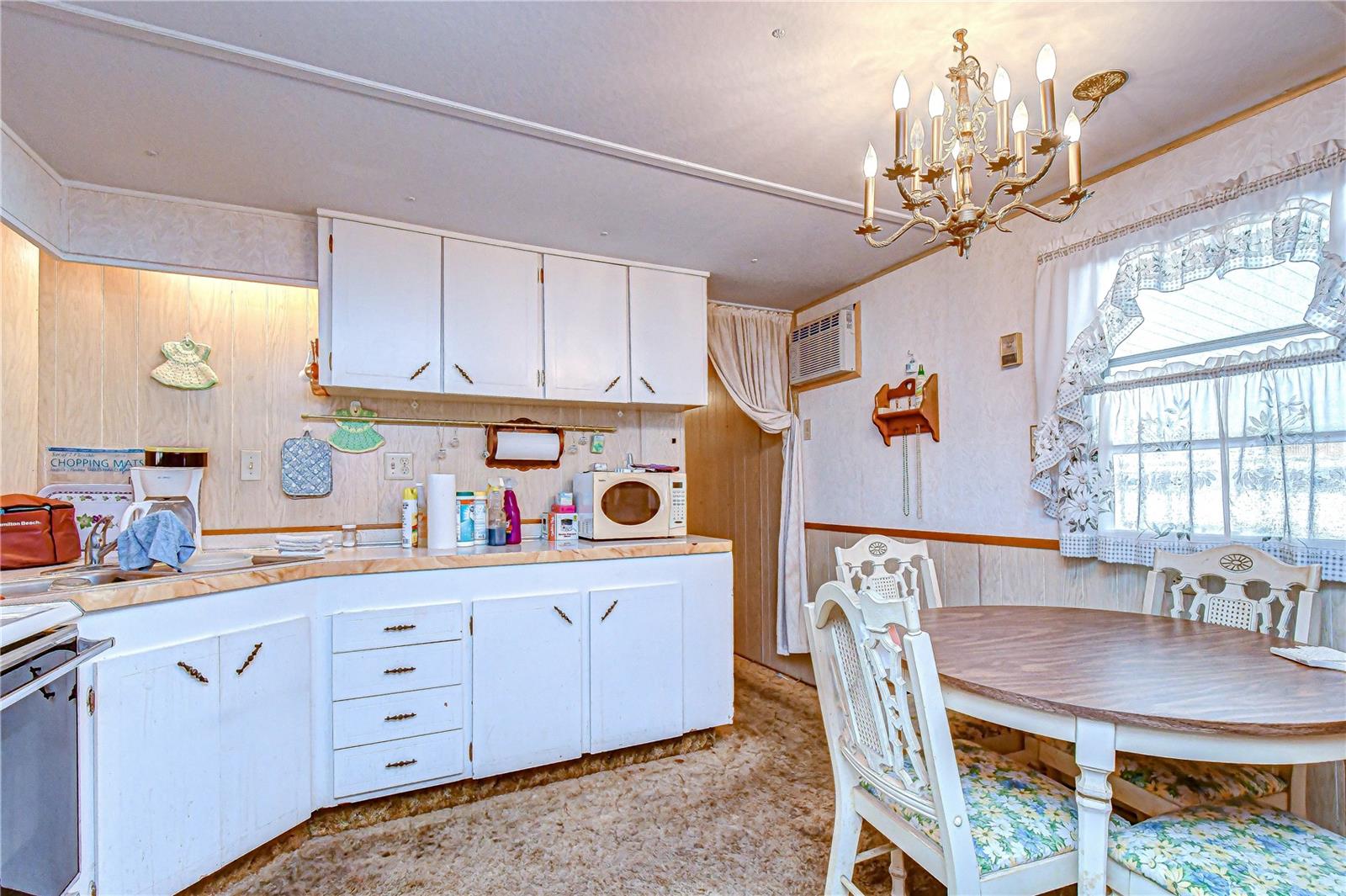 37427 HAMMOND DR, ZEPHYRHILLS, FL, 33541