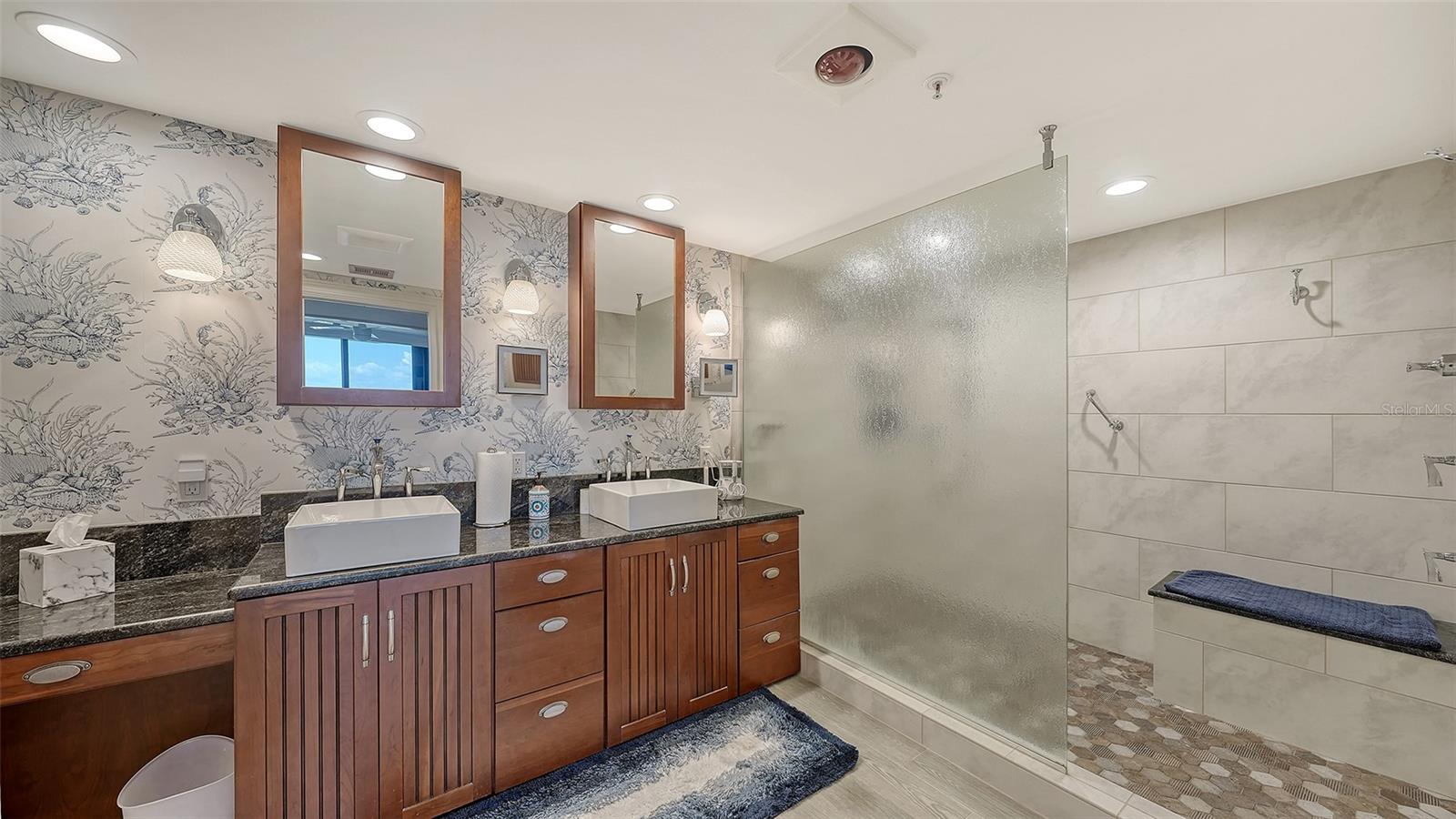 2110 HARBOURSIDE DR #536, LONGBOAT KEY, FL, 34228