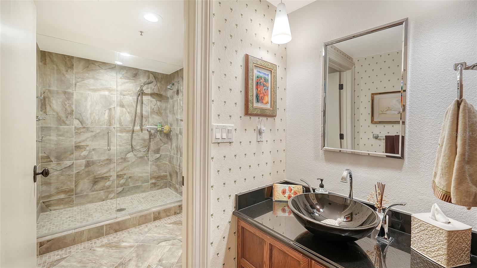 2110 HARBOURSIDE DR #536, LONGBOAT KEY, FL, 34228