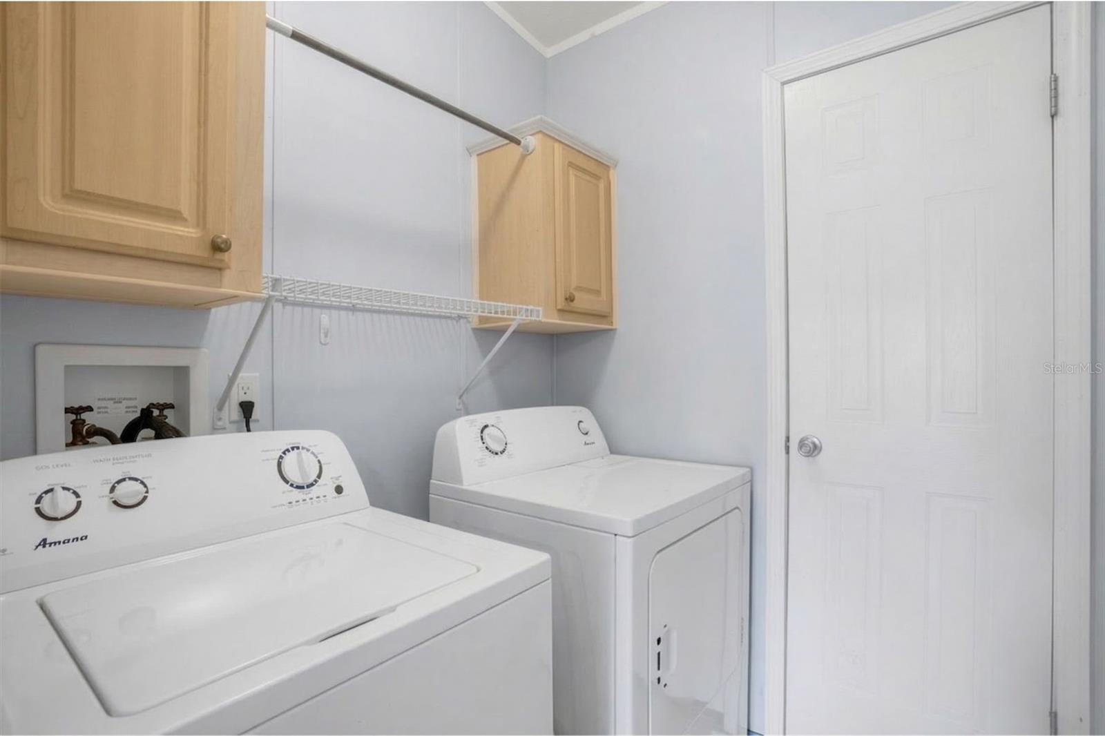 40212 GRAYS AIRPORT RD, LADY LAKE, FL, 32159