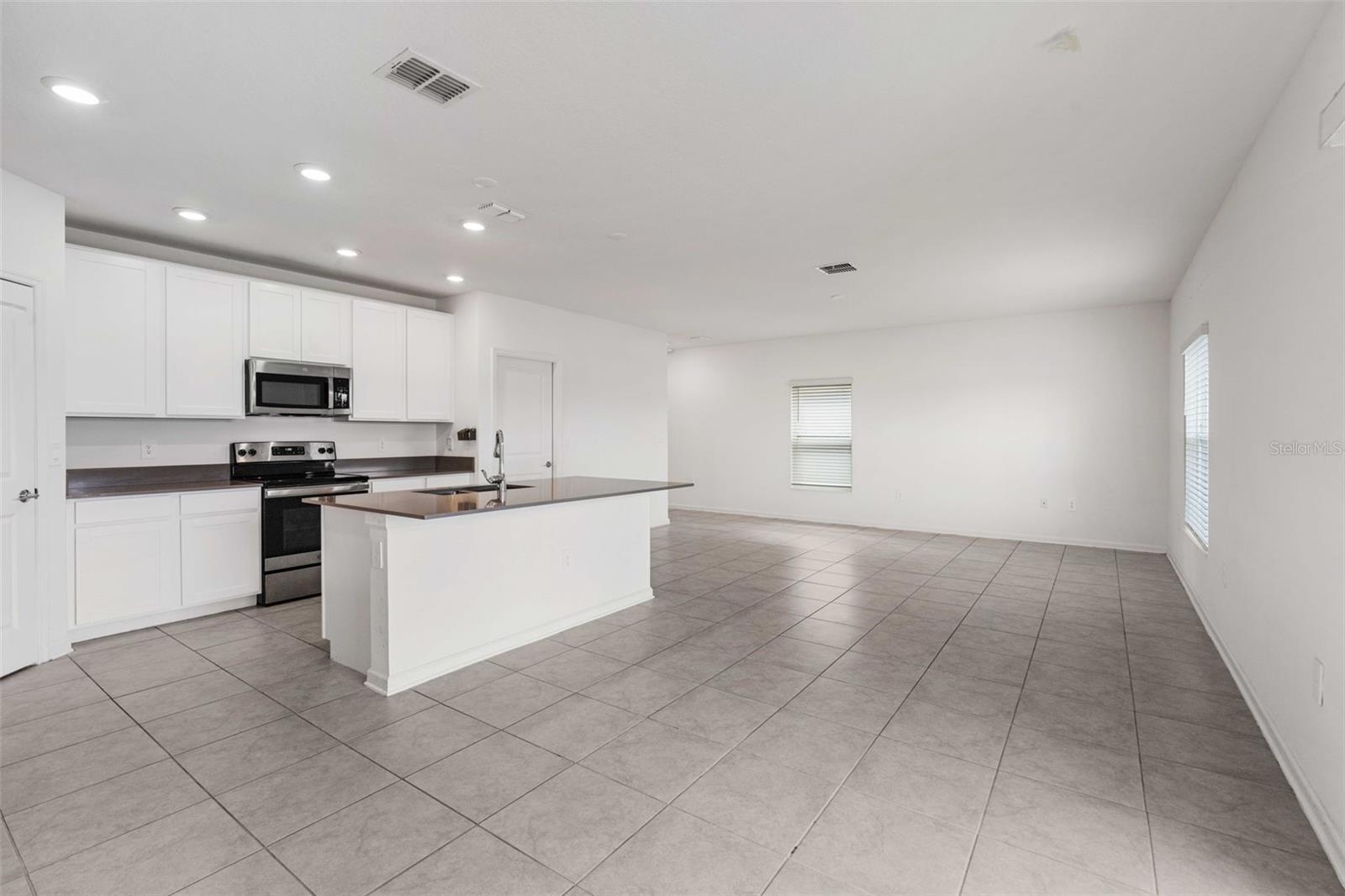 942 JACKSON AVE, DAVENPORT, FL, 33837