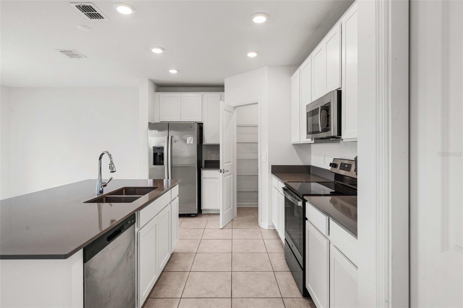 942 JACKSON AVE, DAVENPORT, FL, 33837