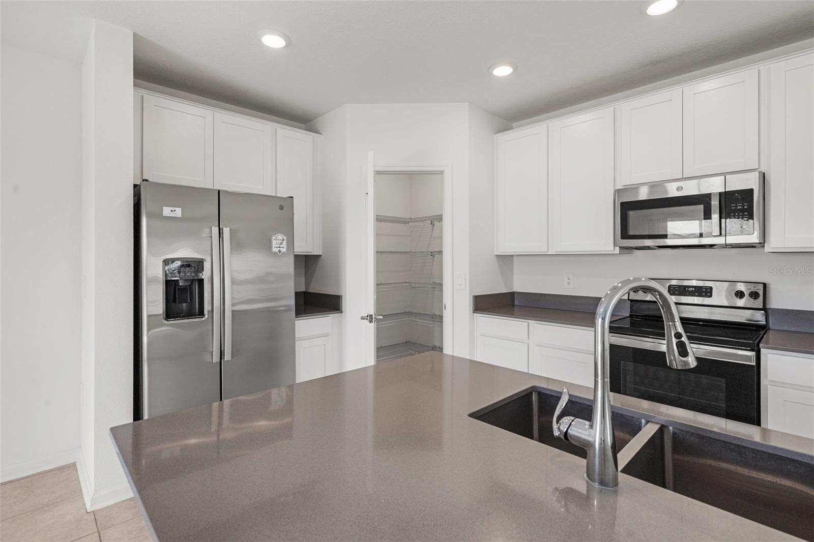 942 JACKSON AVE, DAVENPORT, FL, 33837