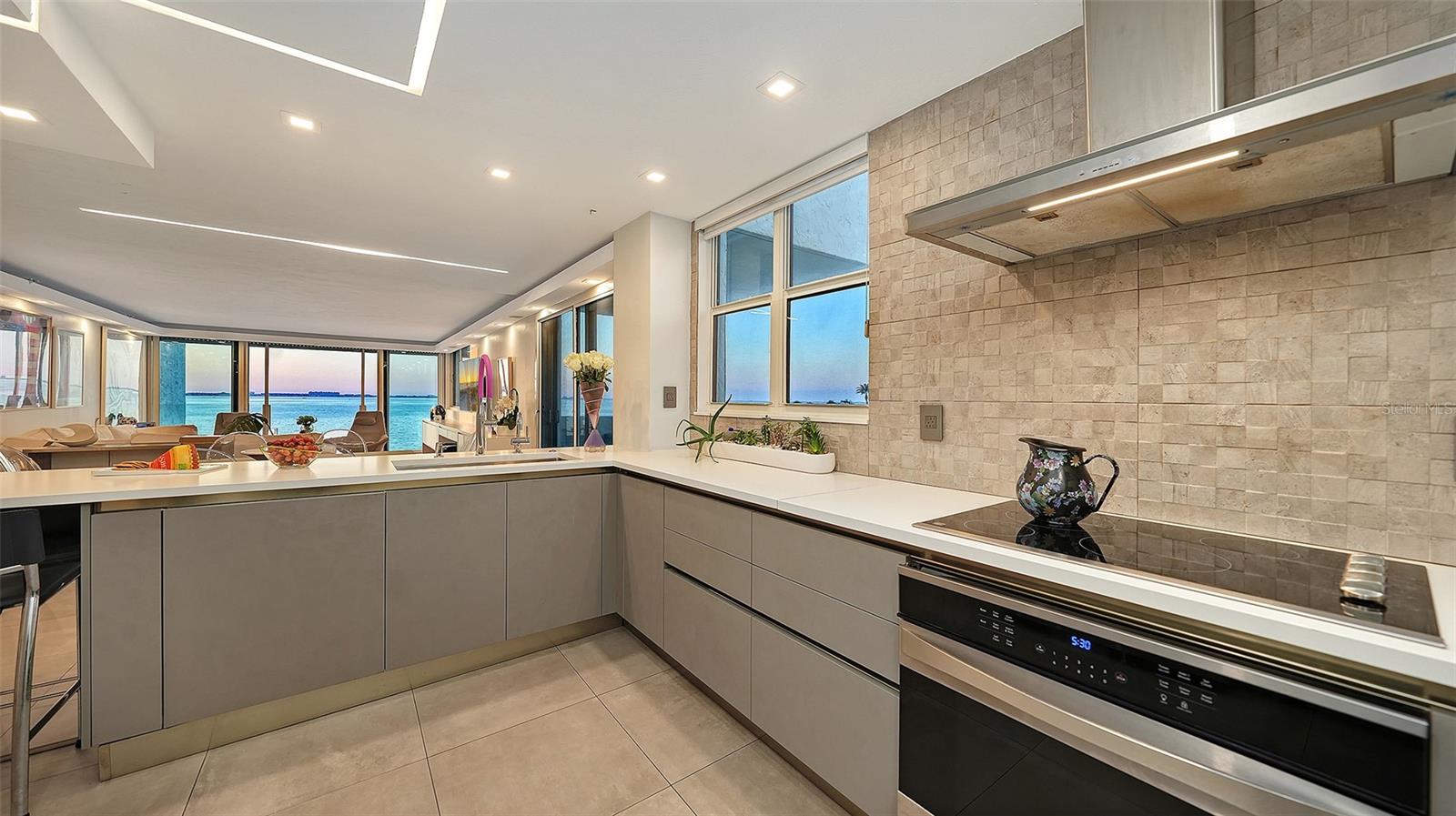 101 SUNSET DR #301, SARASOTA, FL, 34236