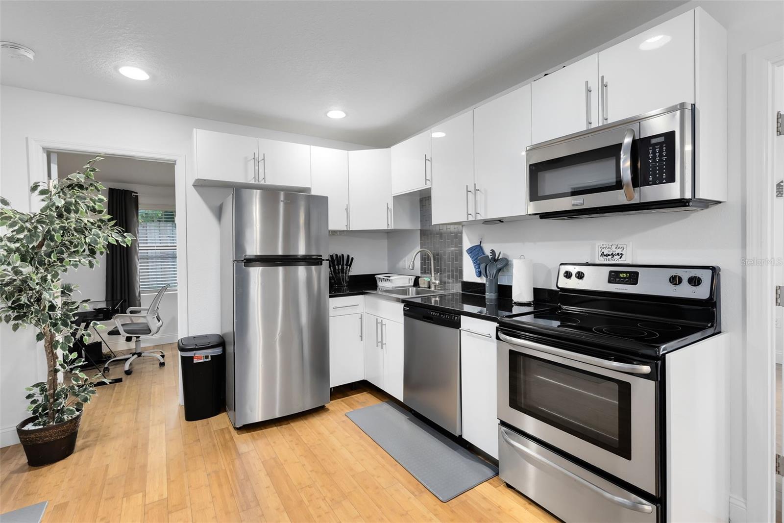 921 PINE GROVE AVE, ORLANDO, FL, 32803