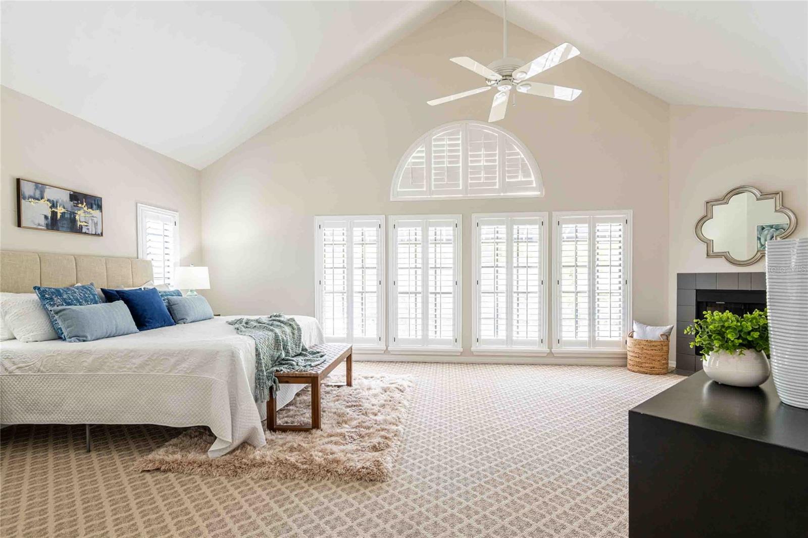 18724 WIMBLEDON CIR, LUTZ, FL, 33558