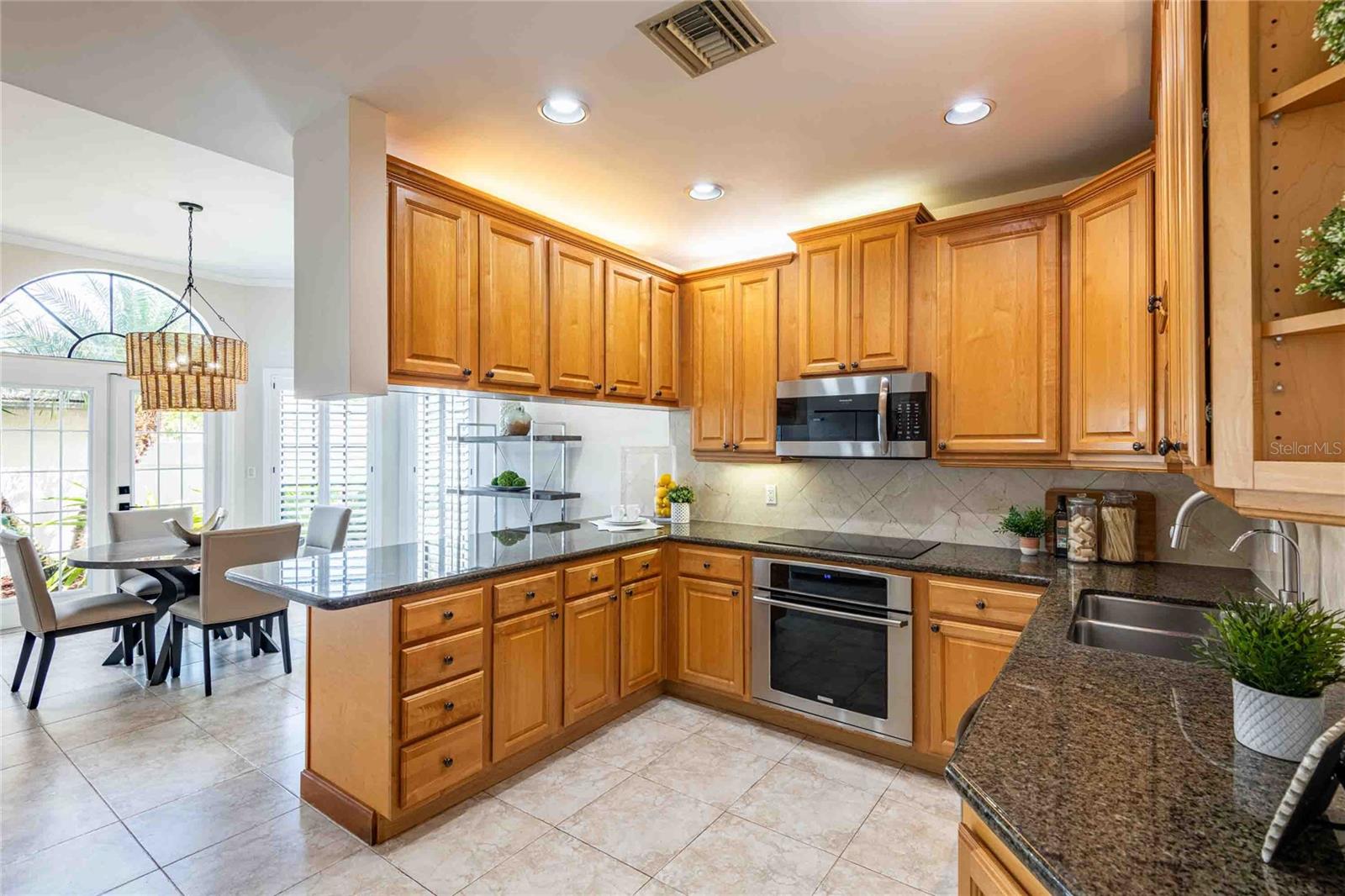 18724 WIMBLEDON CIR, LUTZ, FL, 33558