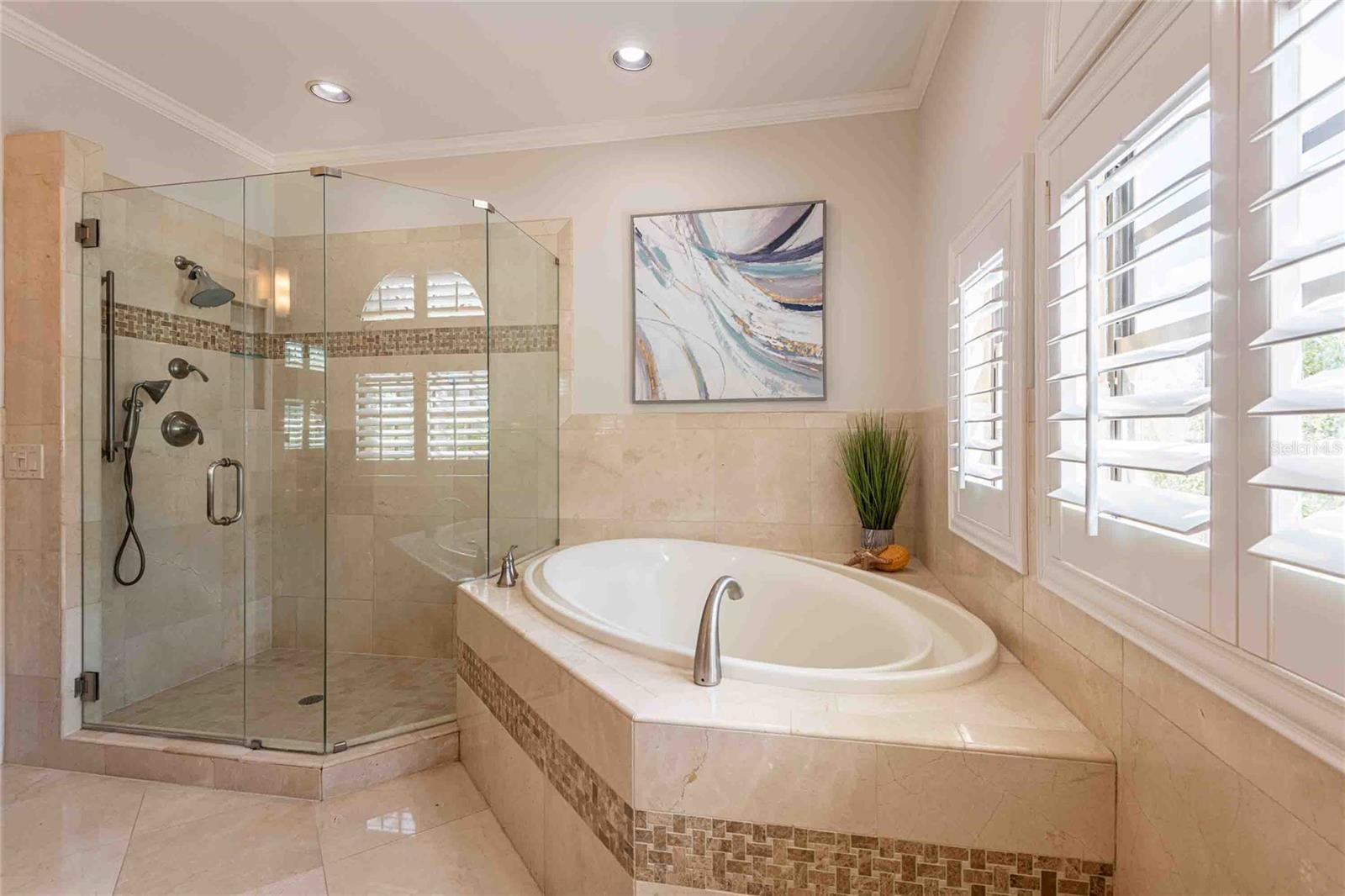 18724 WIMBLEDON CIR, LUTZ, FL, 33558