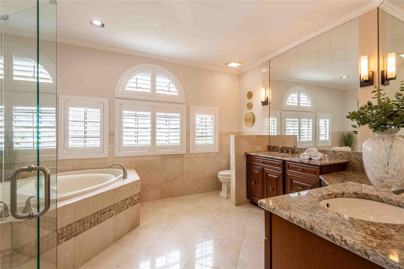 18724 WIMBLEDON CIR, LUTZ, FL, 33558