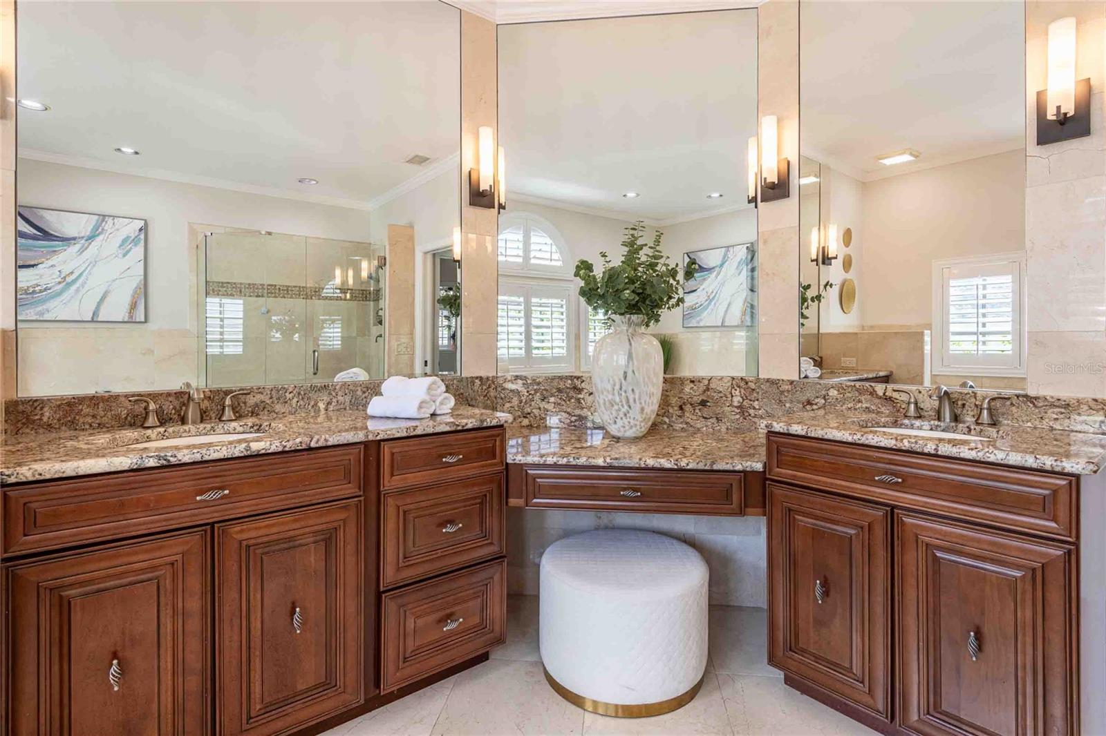 18724 WIMBLEDON CIR, LUTZ, FL, 33558