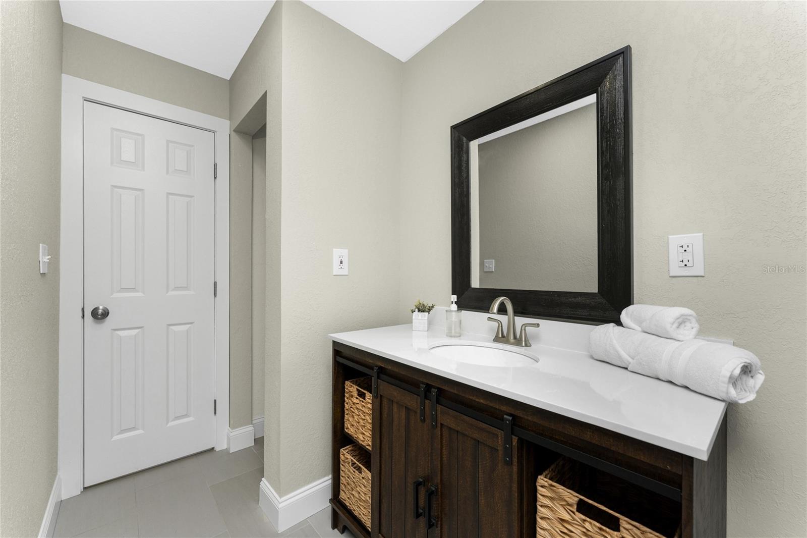 72 OAKLAND HILLS CT, ROTONDA WEST, FL, 33947