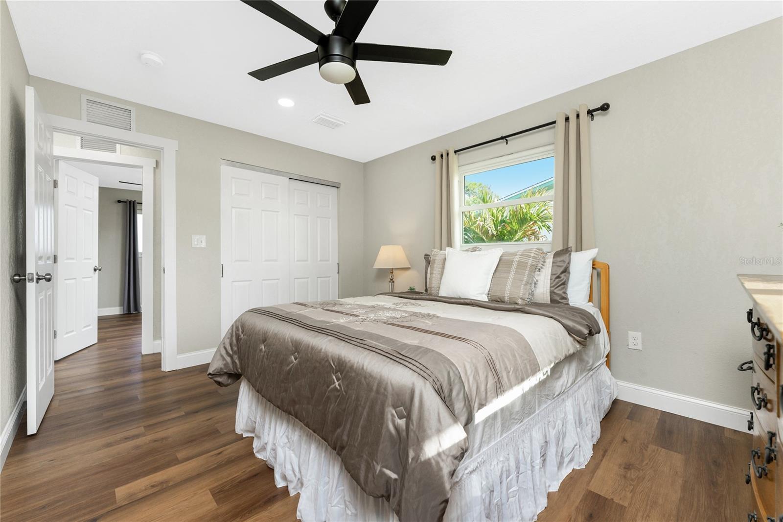 72 OAKLAND HILLS CT, ROTONDA WEST, FL, 33947