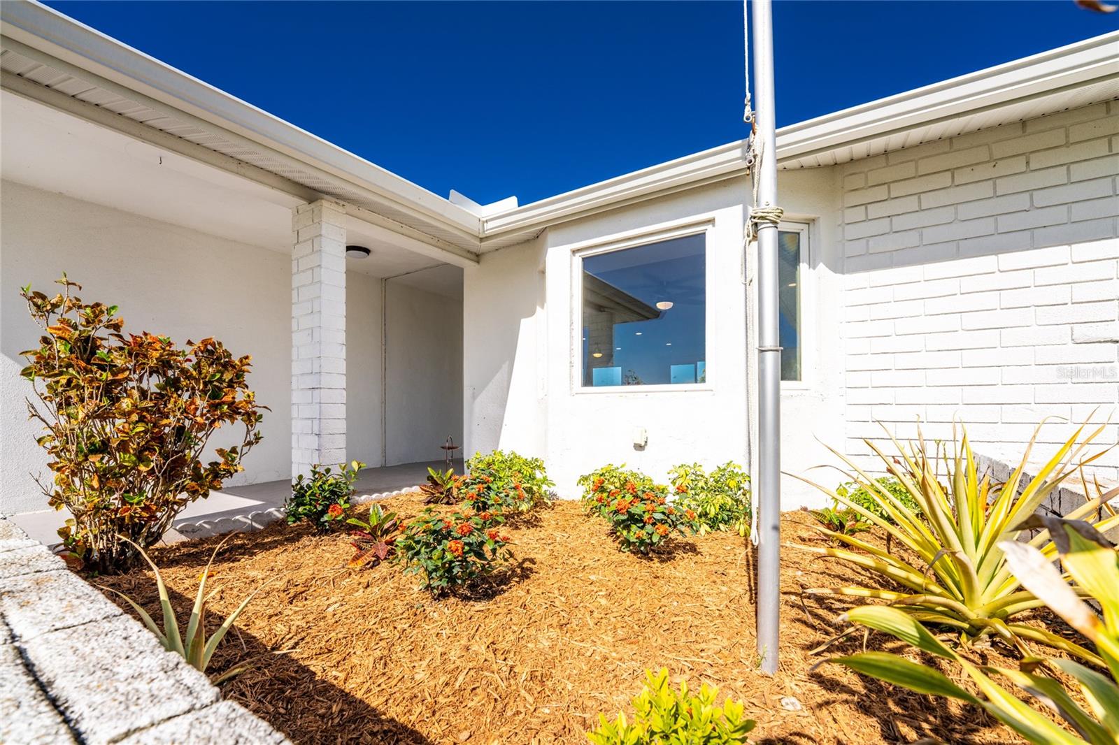 72 OAKLAND HILLS CT, ROTONDA WEST, FL, 33947