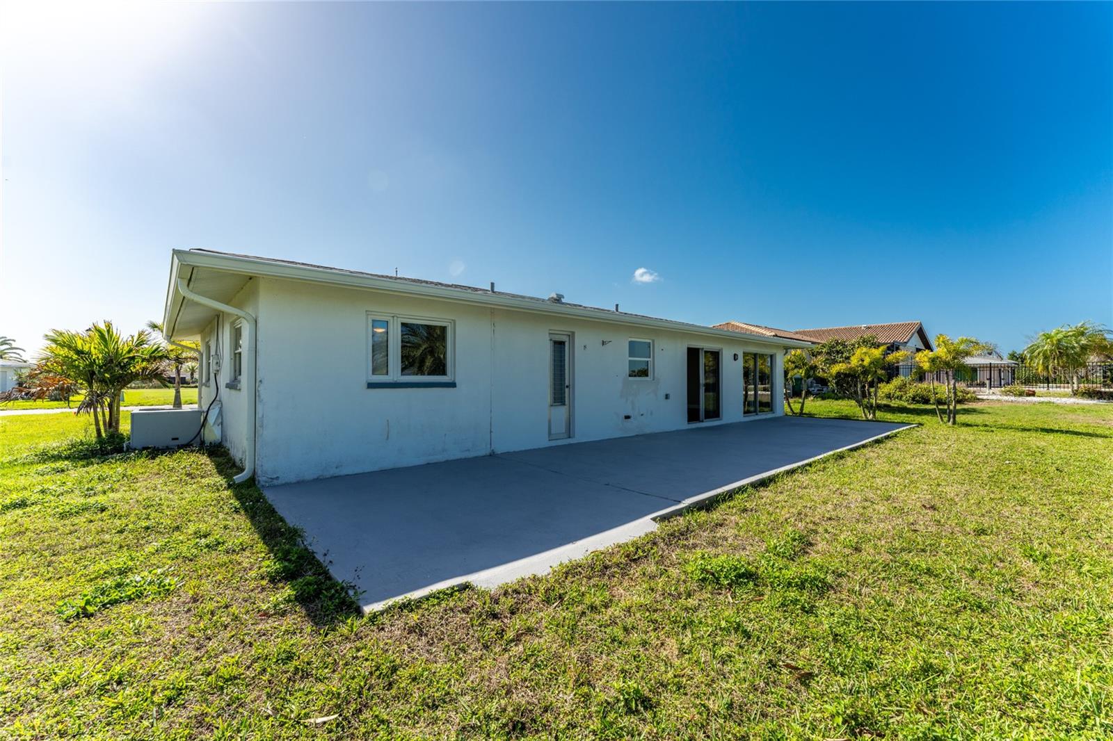 72 OAKLAND HILLS CT, ROTONDA WEST, FL, 33947