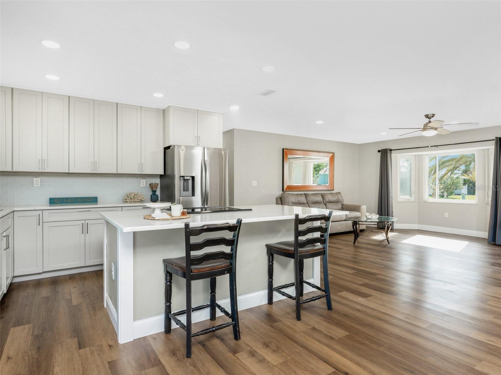 72 OAKLAND HILLS CT, ROTONDA WEST, FL, 33947