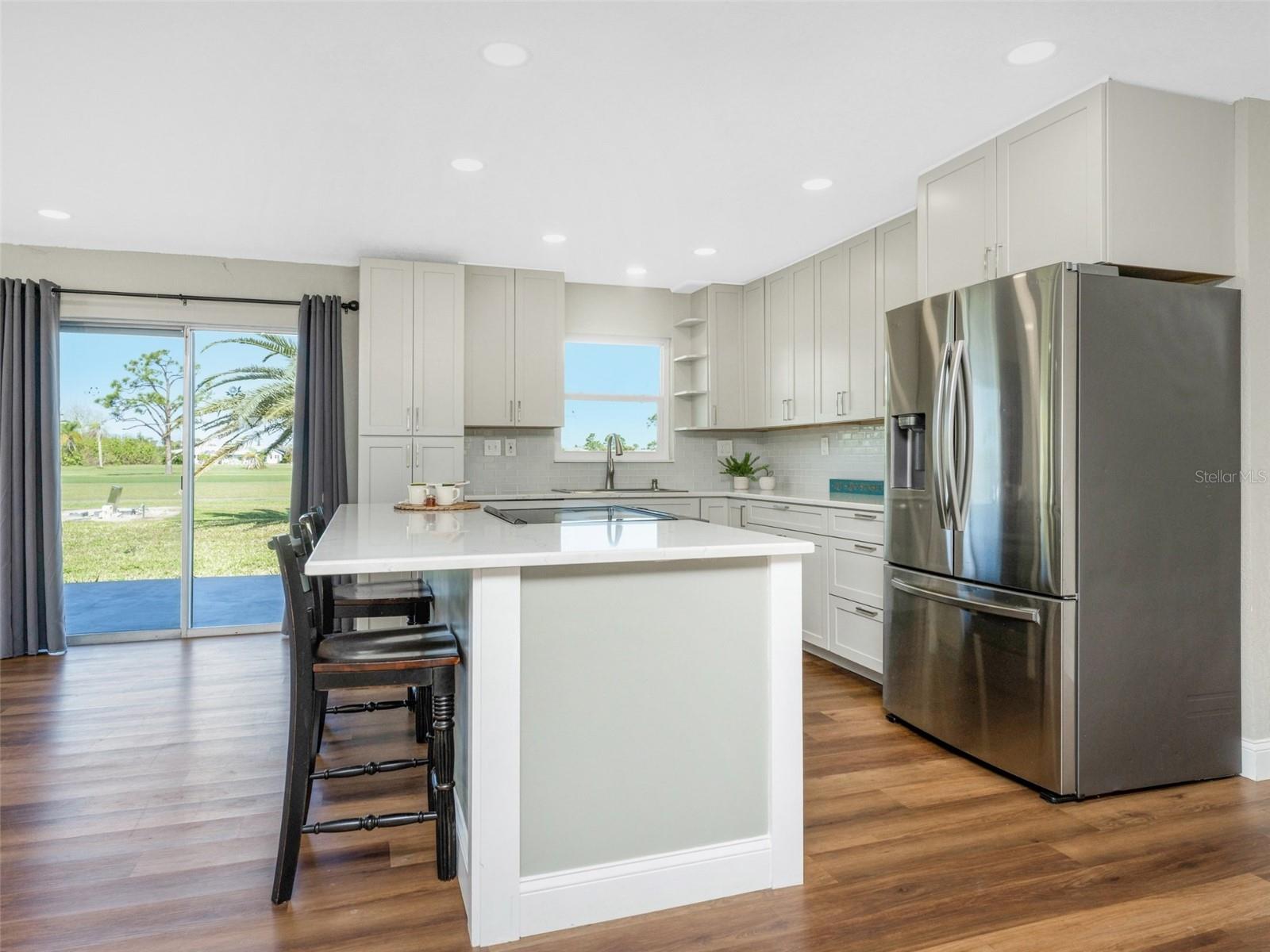 72 OAKLAND HILLS CT, ROTONDA WEST, FL, 33947