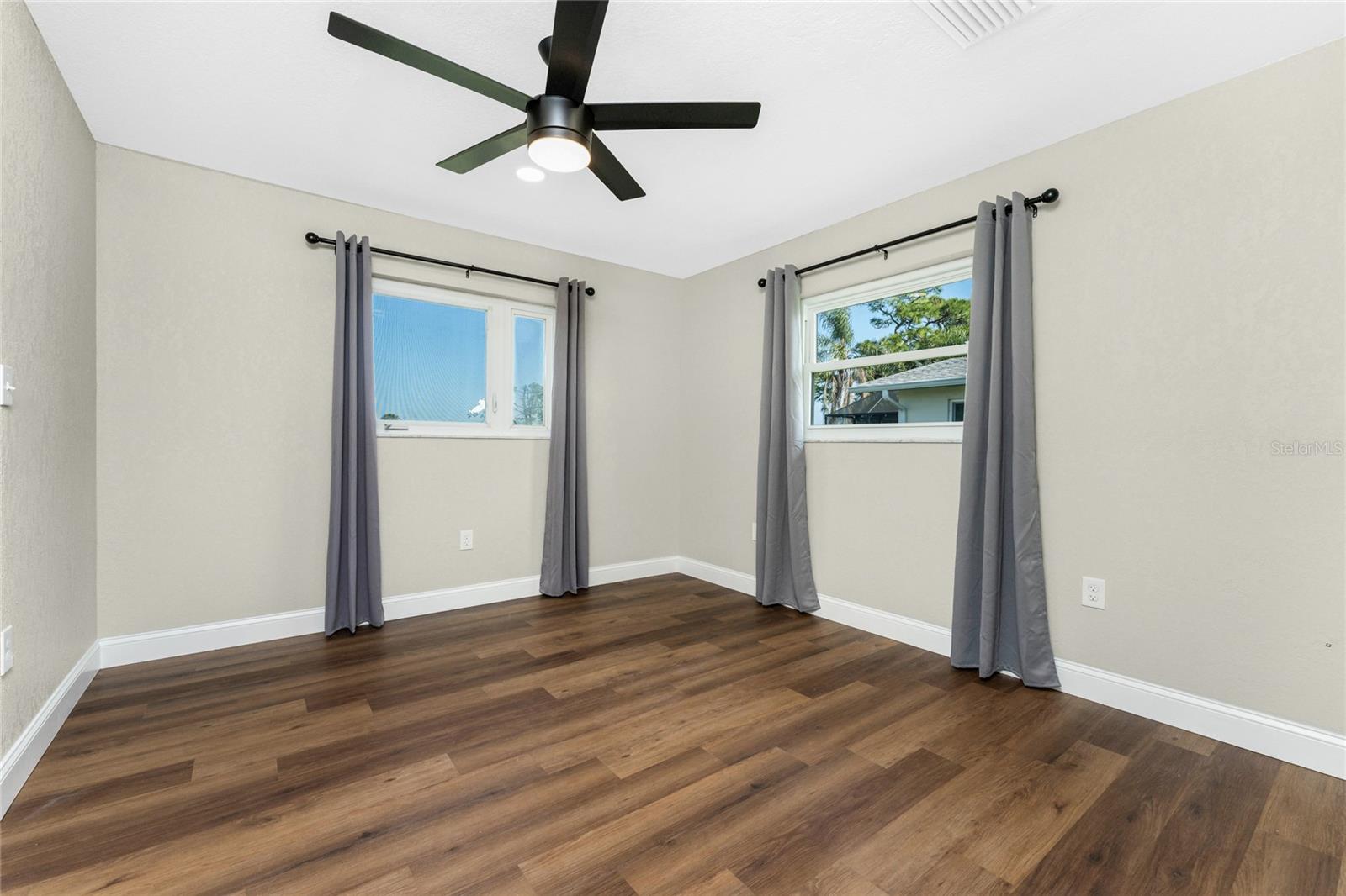 72 OAKLAND HILLS CT, ROTONDA WEST, FL, 33947