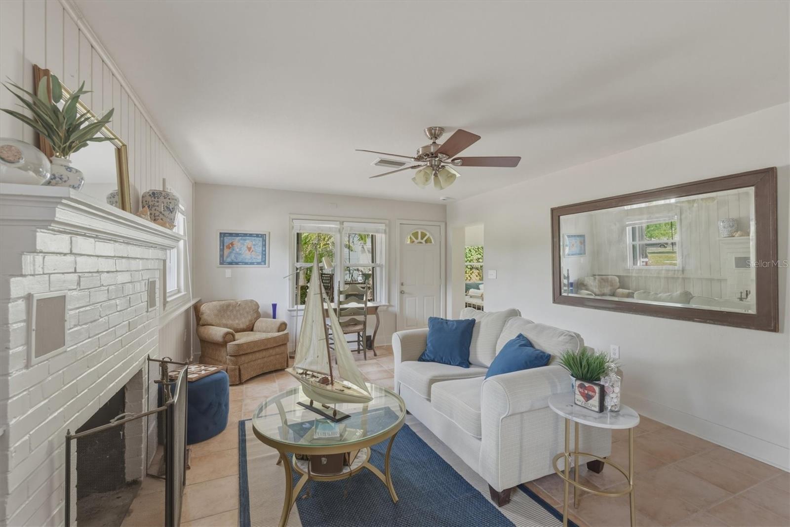 521 W OLYMPIA AVE, PUNTA GORDA, FL, 33950