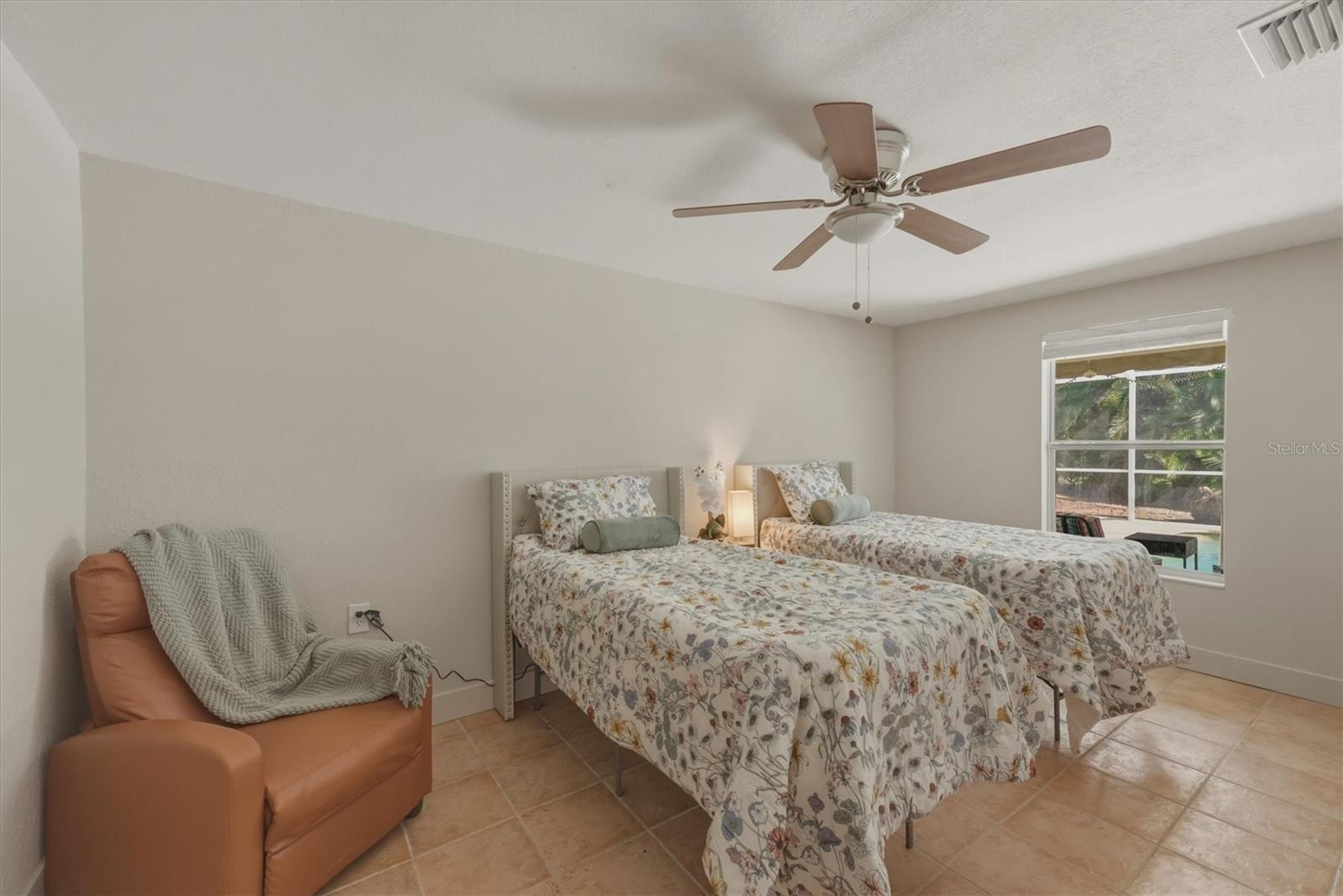 521 W OLYMPIA AVE, PUNTA GORDA, FL, 33950