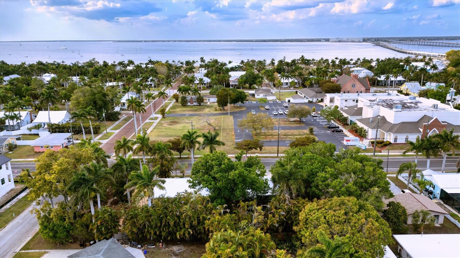 521 W OLYMPIA AVE, PUNTA GORDA, FL, 33950