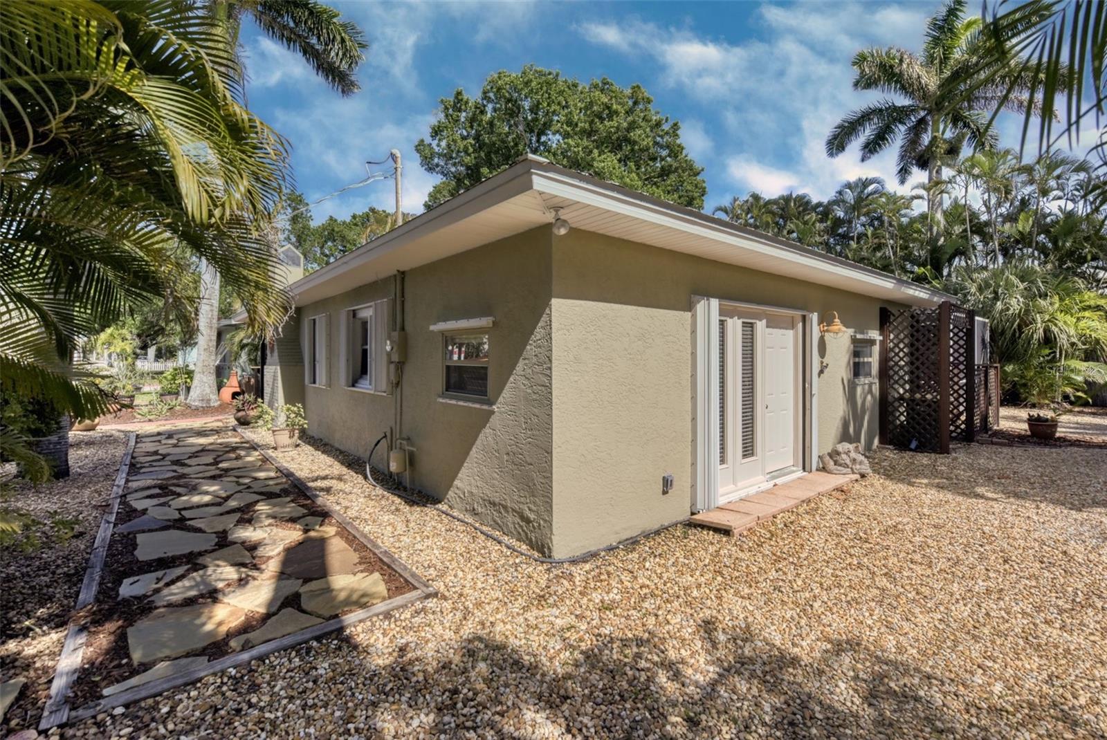 521 W OLYMPIA AVE, PUNTA GORDA, FL, 33950