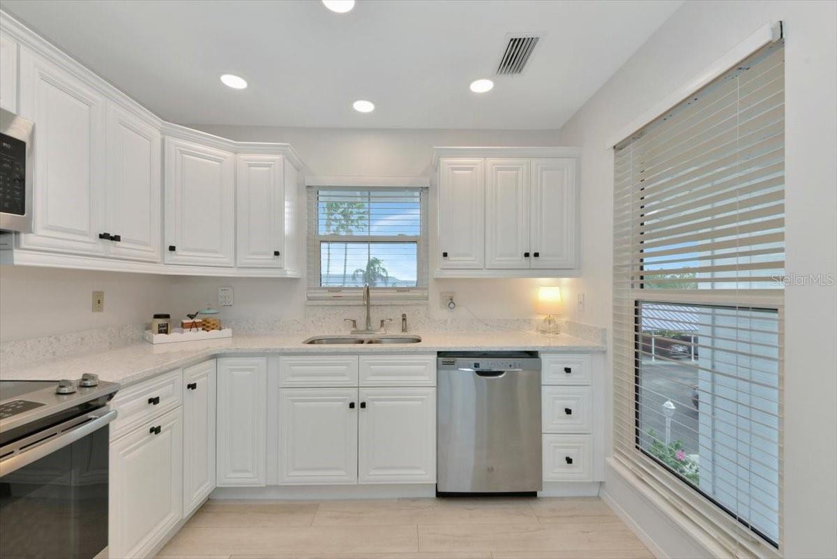 946 SANDPIPER CIR #946, BRADENTON, FL, 34209