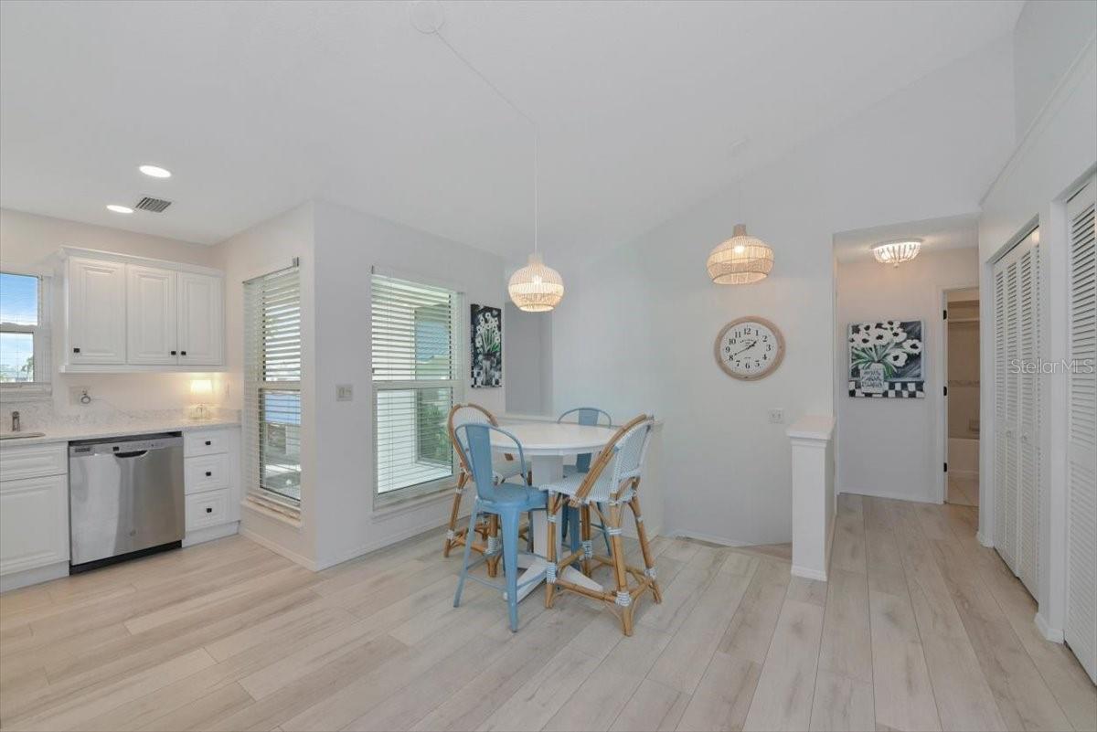 946 SANDPIPER CIR #946, BRADENTON, FL, 34209