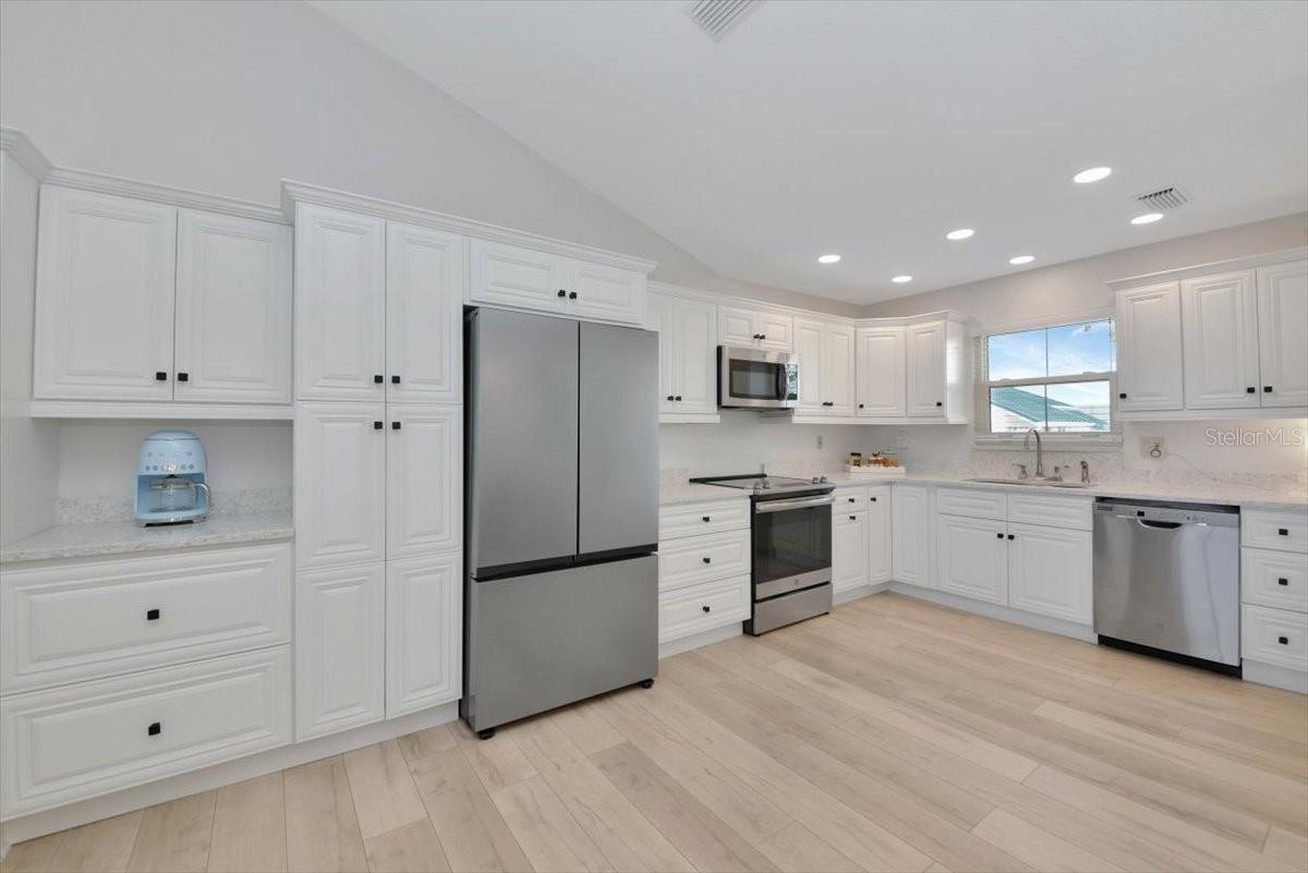 946 SANDPIPER CIR #946, BRADENTON, FL, 34209