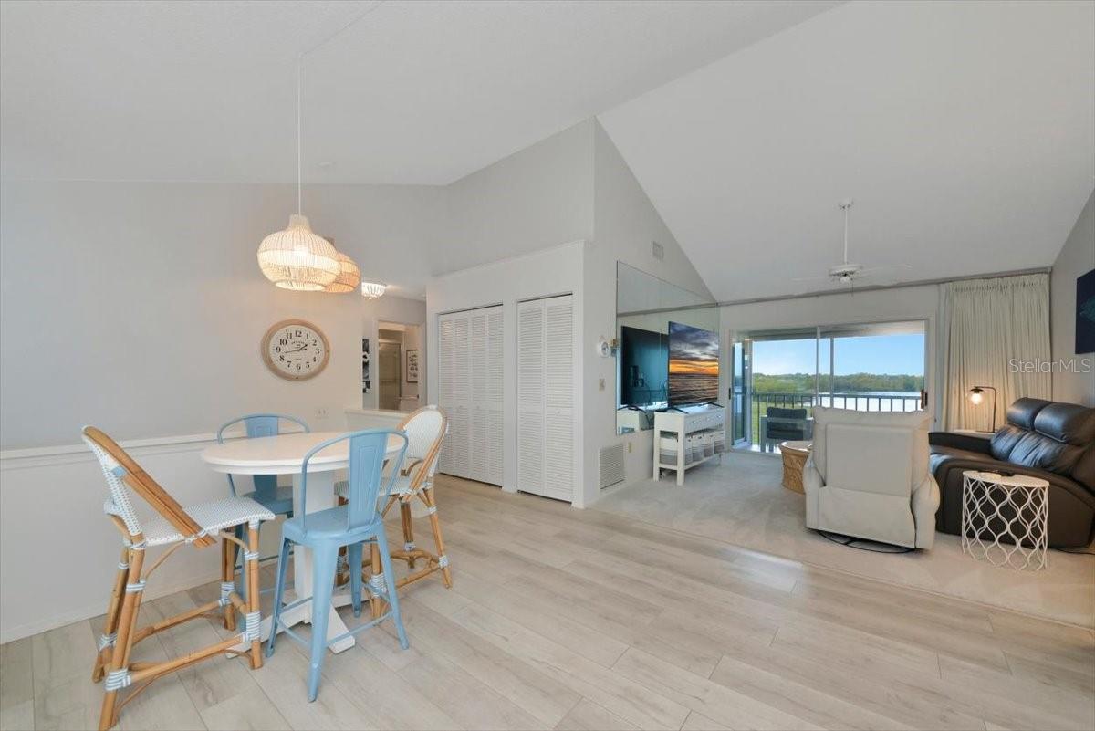 946 SANDPIPER CIR #946, BRADENTON, FL, 34209