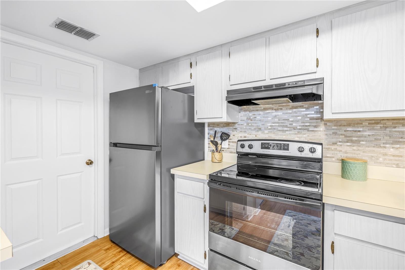 1666 MONTEREY DR, CLEARWATER, FL, 33756