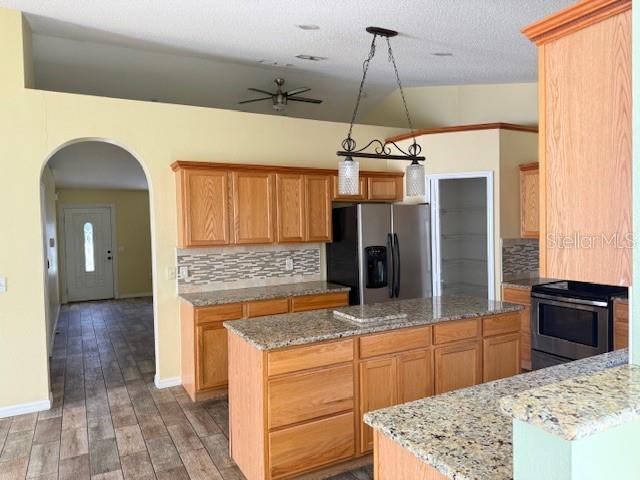 8004 E SETTLERS CREEK LN, LAKELAND, FL, 33810