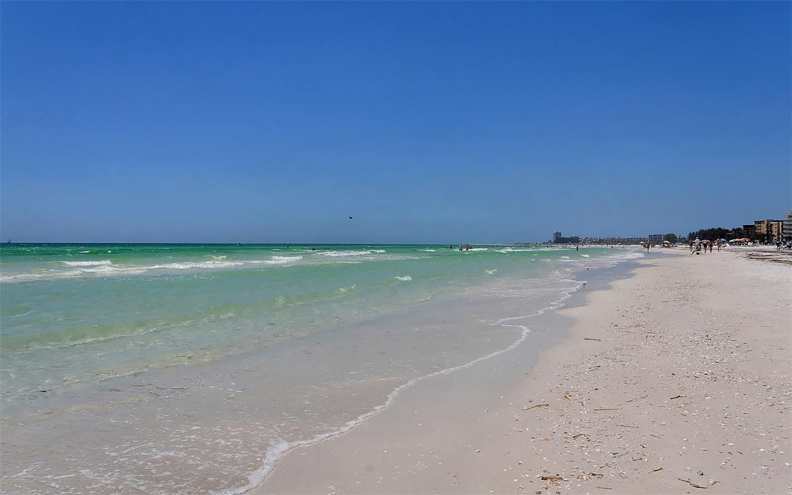 1200 EAST PEPPERTREE LANE #302, SARASOTA, FL, 34242