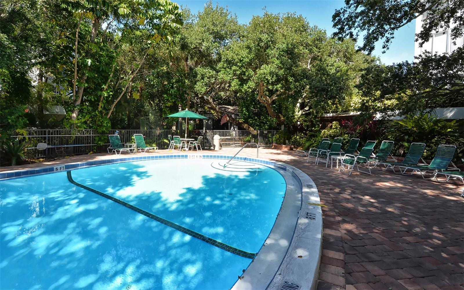 1200 EAST PEPPERTREE LANE #302, SARASOTA, FL, 34242