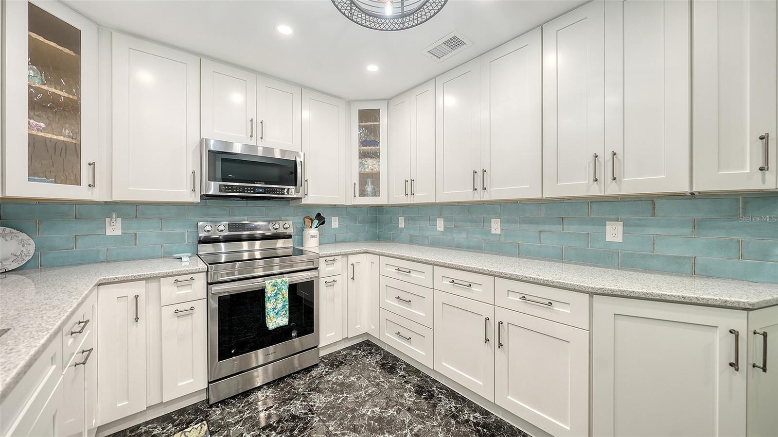 1200 EAST PEPPERTREE LANE #302, SARASOTA, FL, 34242