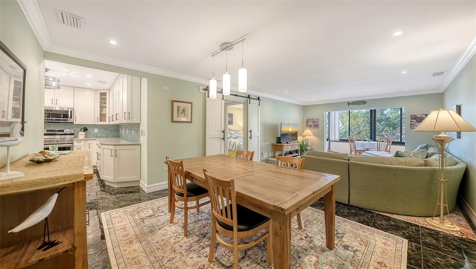 1200 EAST PEPPERTREE LANE #302, SARASOTA, FL, 34242