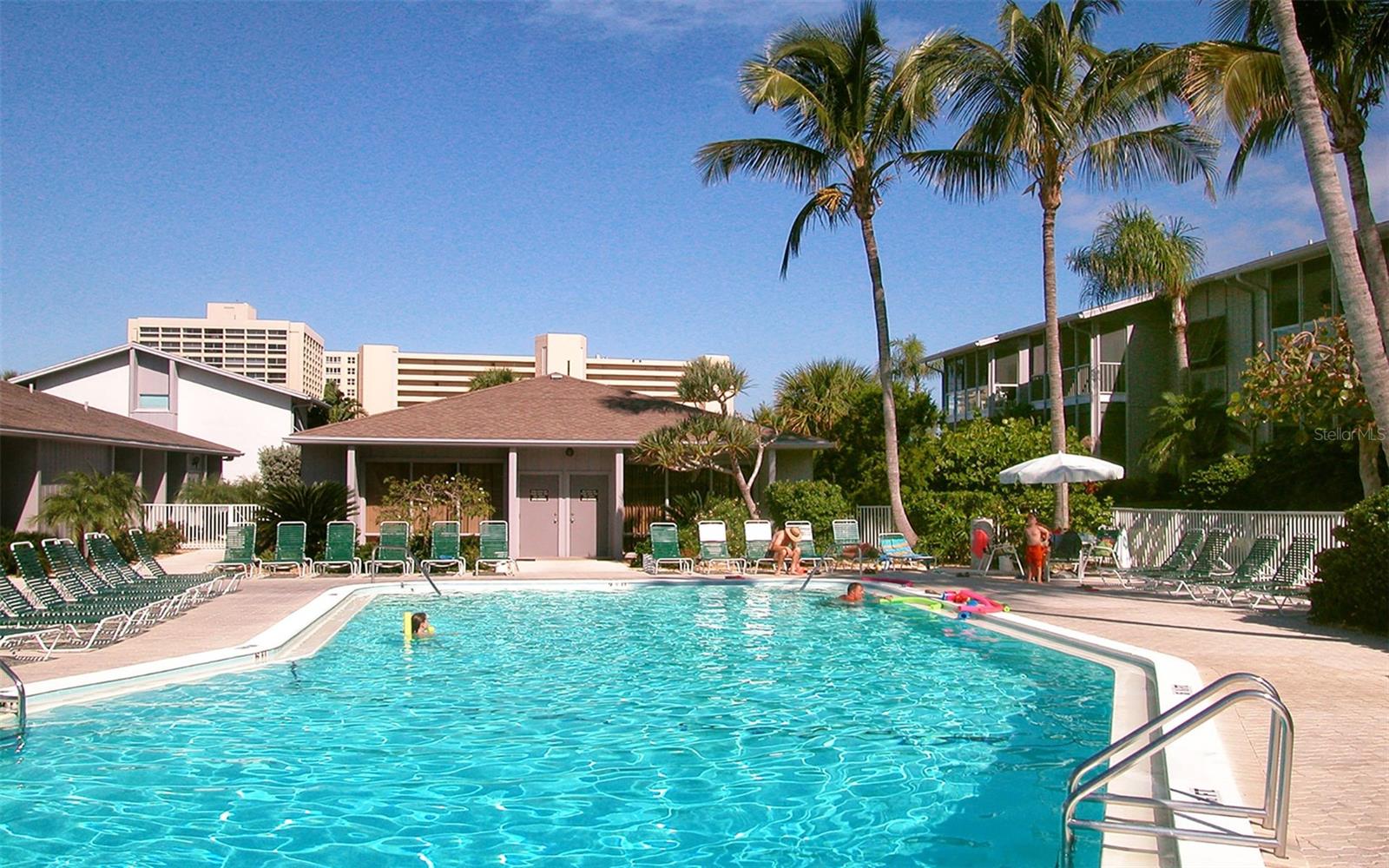 1200 EAST PEPPERTREE LANE #302, SARASOTA, FL, 34242