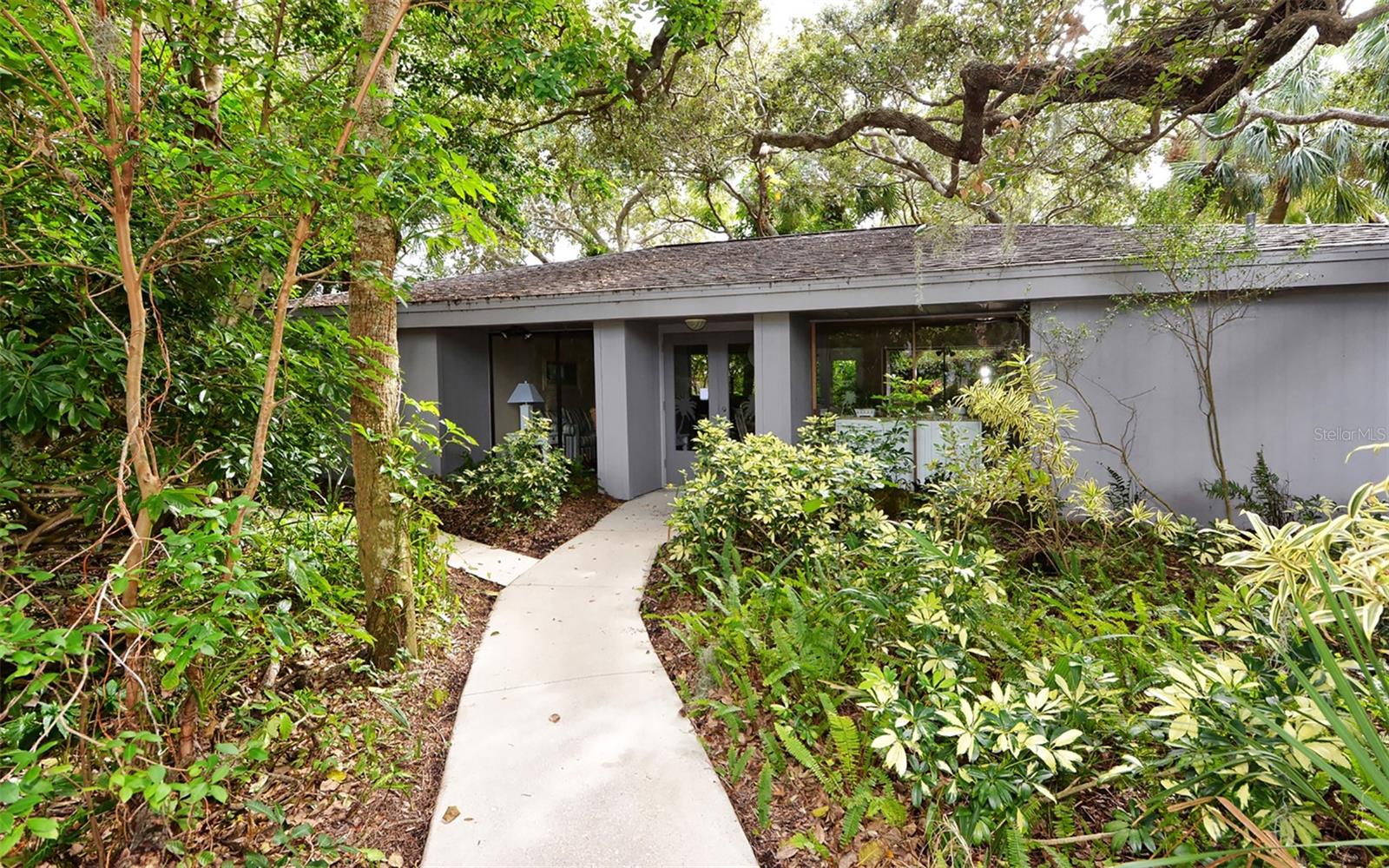 1200 EAST PEPPERTREE LANE #302, SARASOTA, FL, 34242