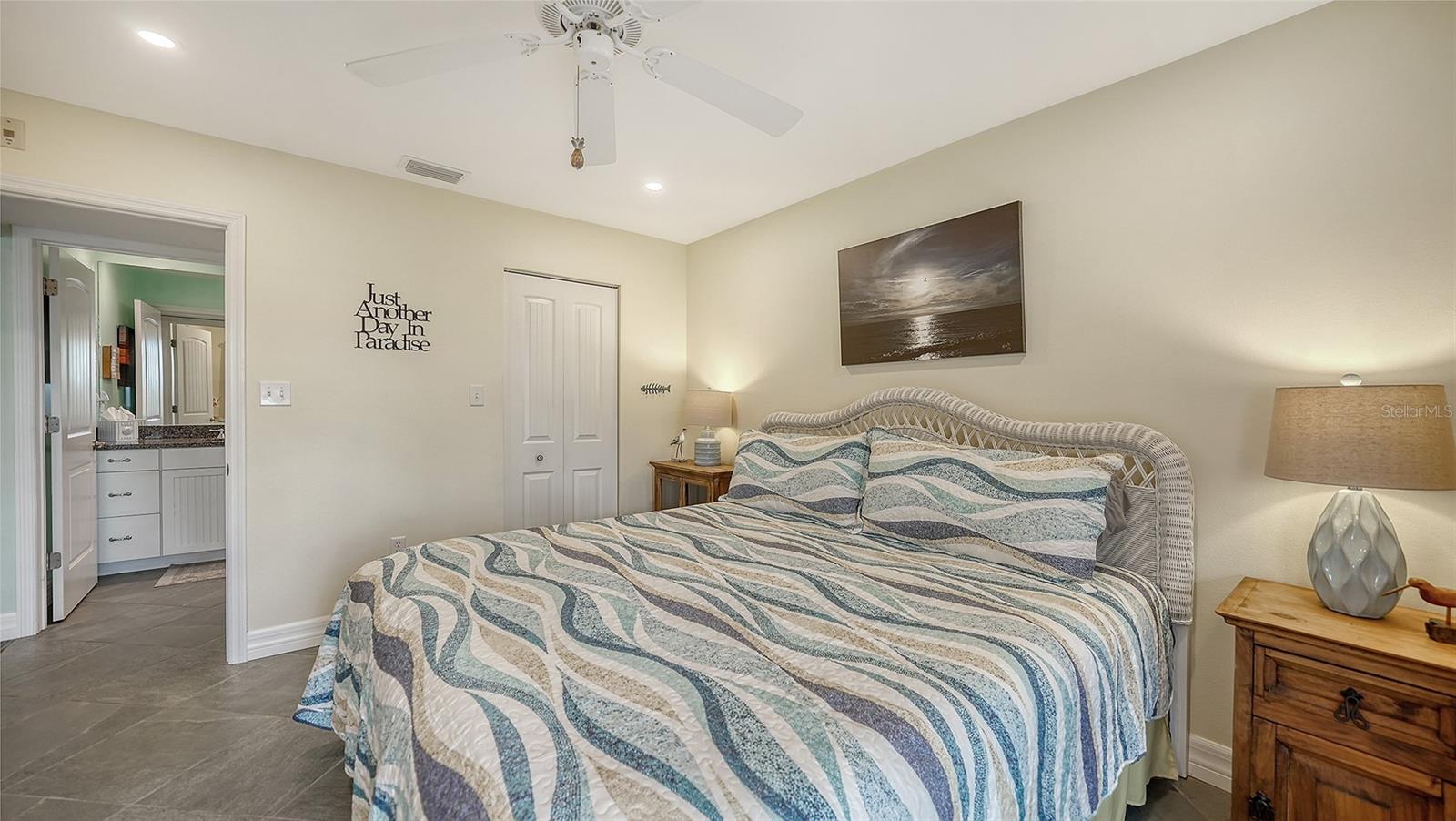 1200 EAST PEPPERTREE LANE #302, SARASOTA, FL, 34242