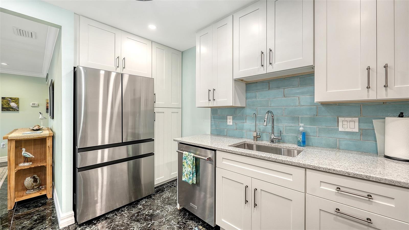 1200 EAST PEPPERTREE LANE #302, SARASOTA, FL, 34242