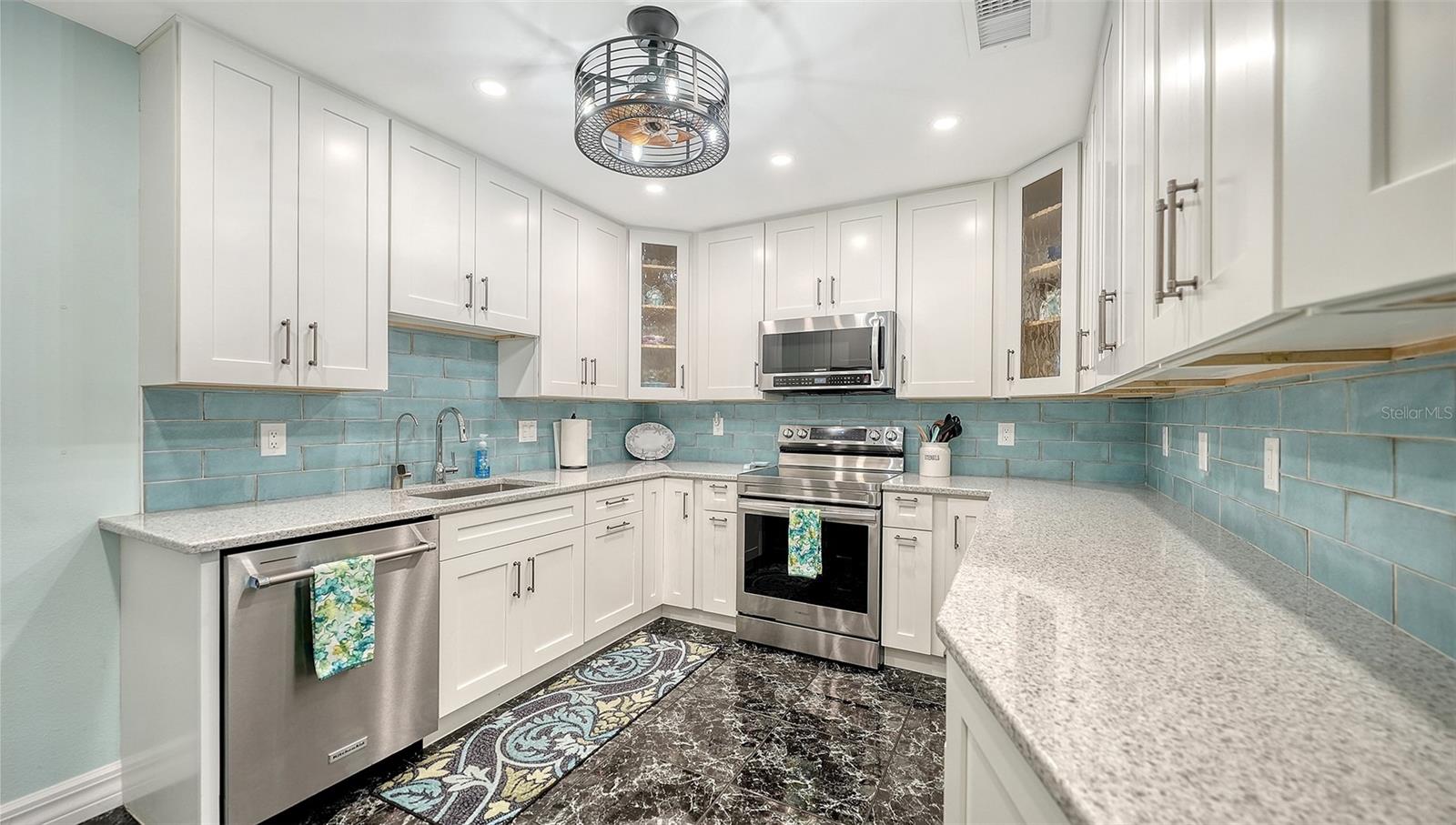 1200 EAST PEPPERTREE LANE #302, SARASOTA, FL, 34242