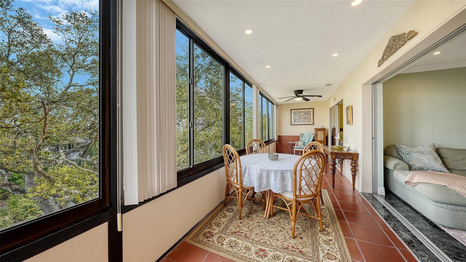 1200 EAST PEPPERTREE LANE #302, SARASOTA, FL, 34242