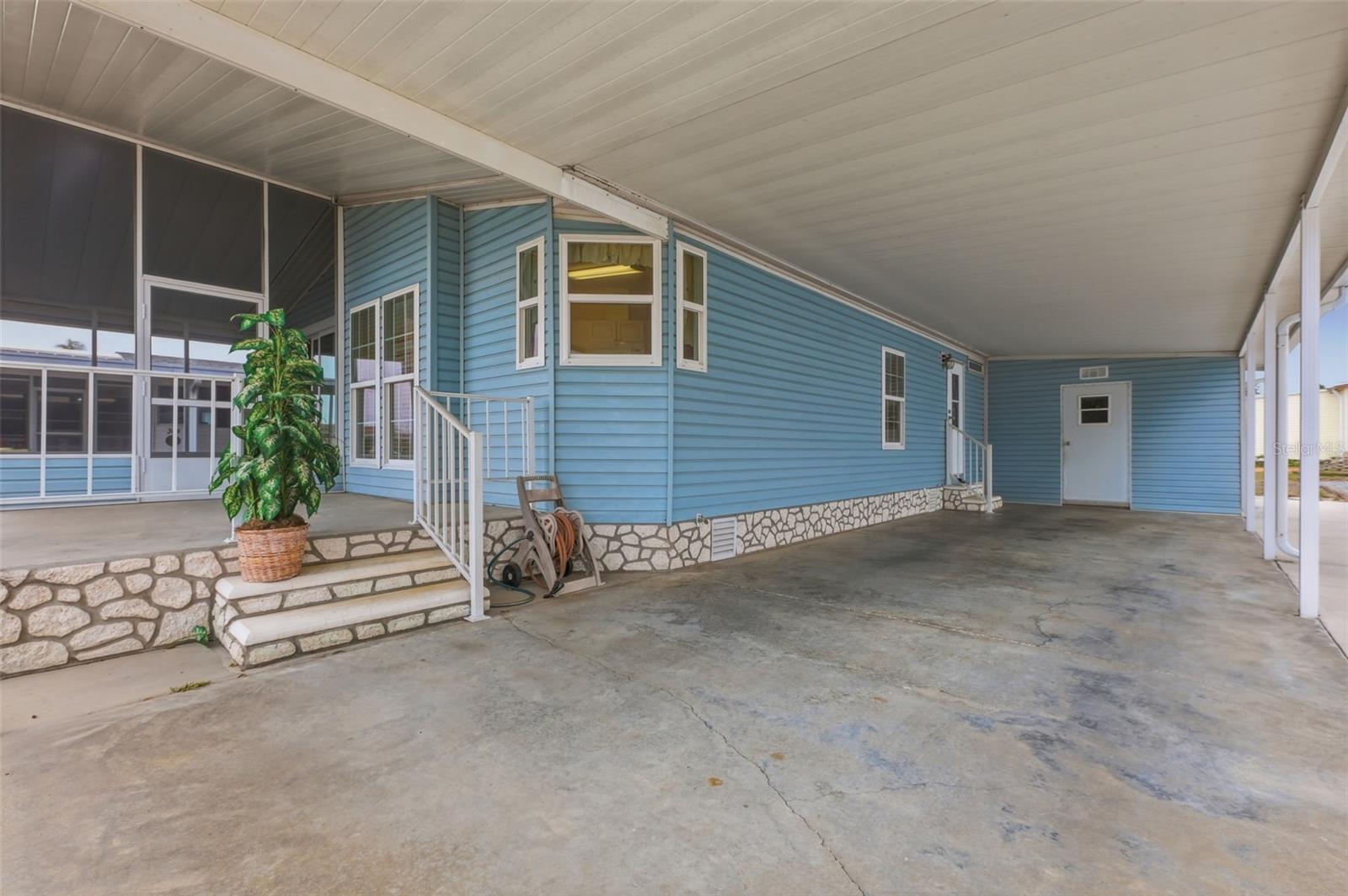 266 DOUGLAS PARK AVE, DAVENPORT, FL, 33897