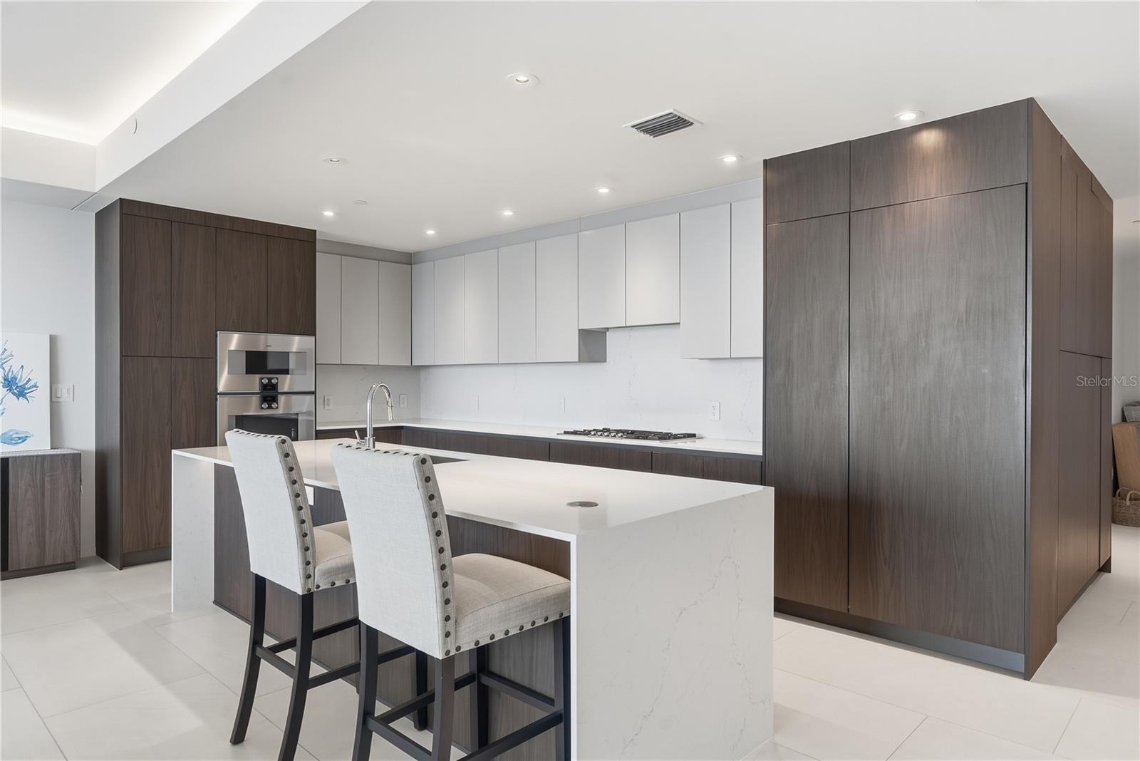1020 SUNSET POINT RD #505, CLEARWATER, FL, 33755
