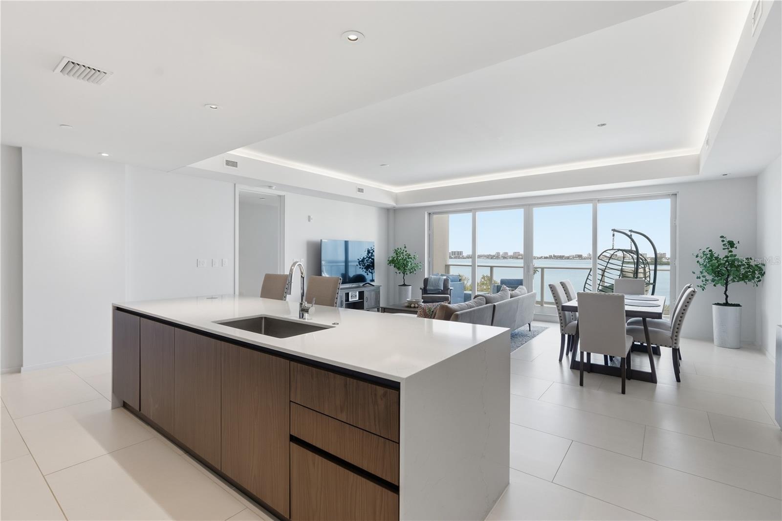 1020 SUNSET POINT RD #505, CLEARWATER, FL, 33755