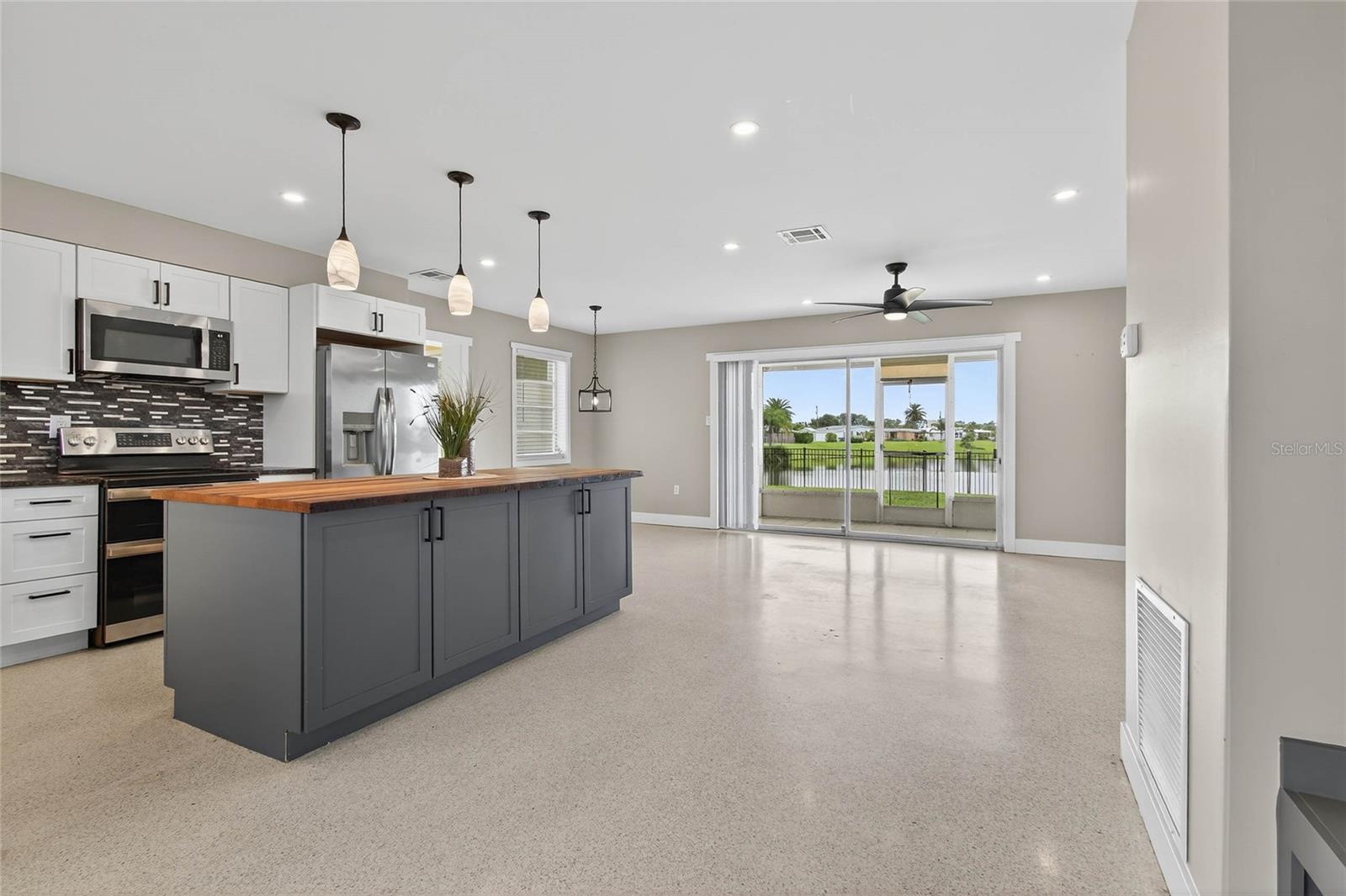 21227 GLADIS AVE, PORT CHARLOTTE, FL, 33952
